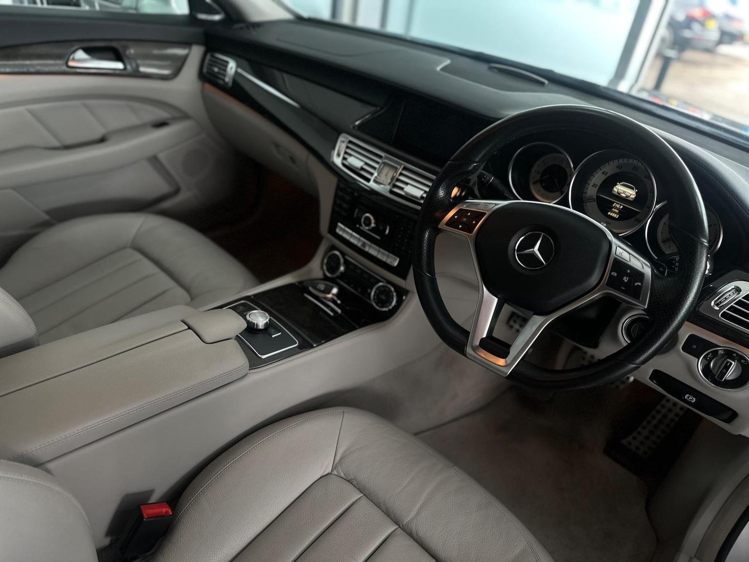 Used Mercedes-Benz CLS 2011 for sale - 76794266: Photo 16