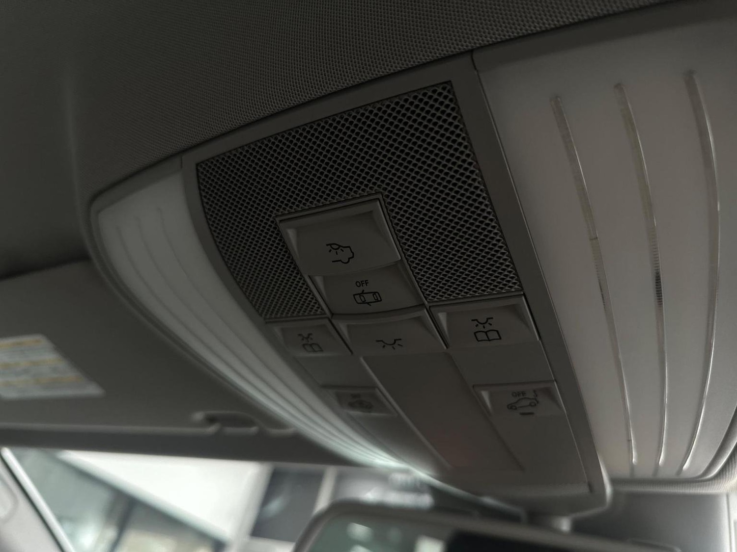 Used Mercedes-Benz CLS 2011 for sale - 76794266: Photo 32