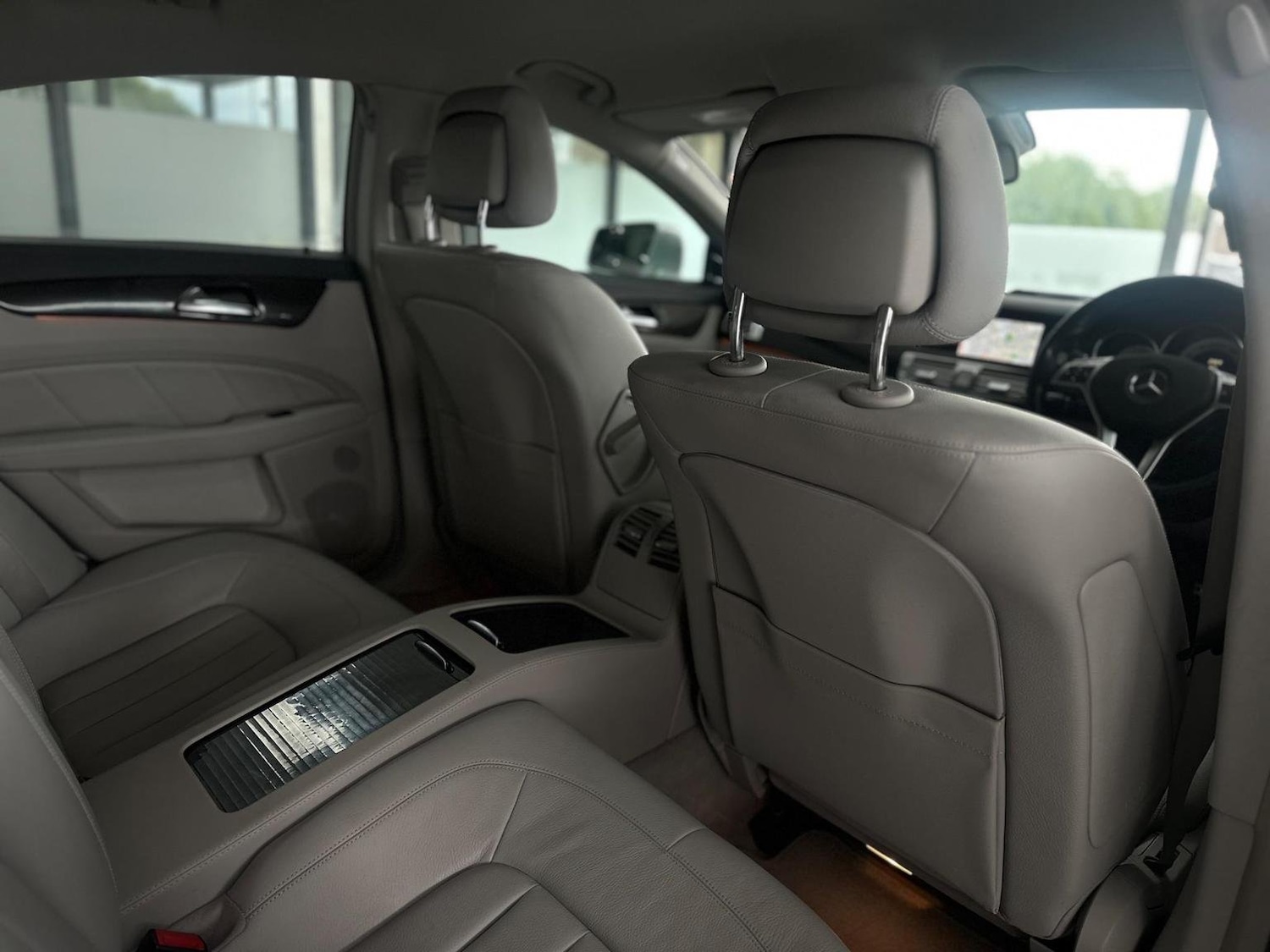 Used Mercedes-Benz CLS 2011 for sale - 76794266: Photo 33