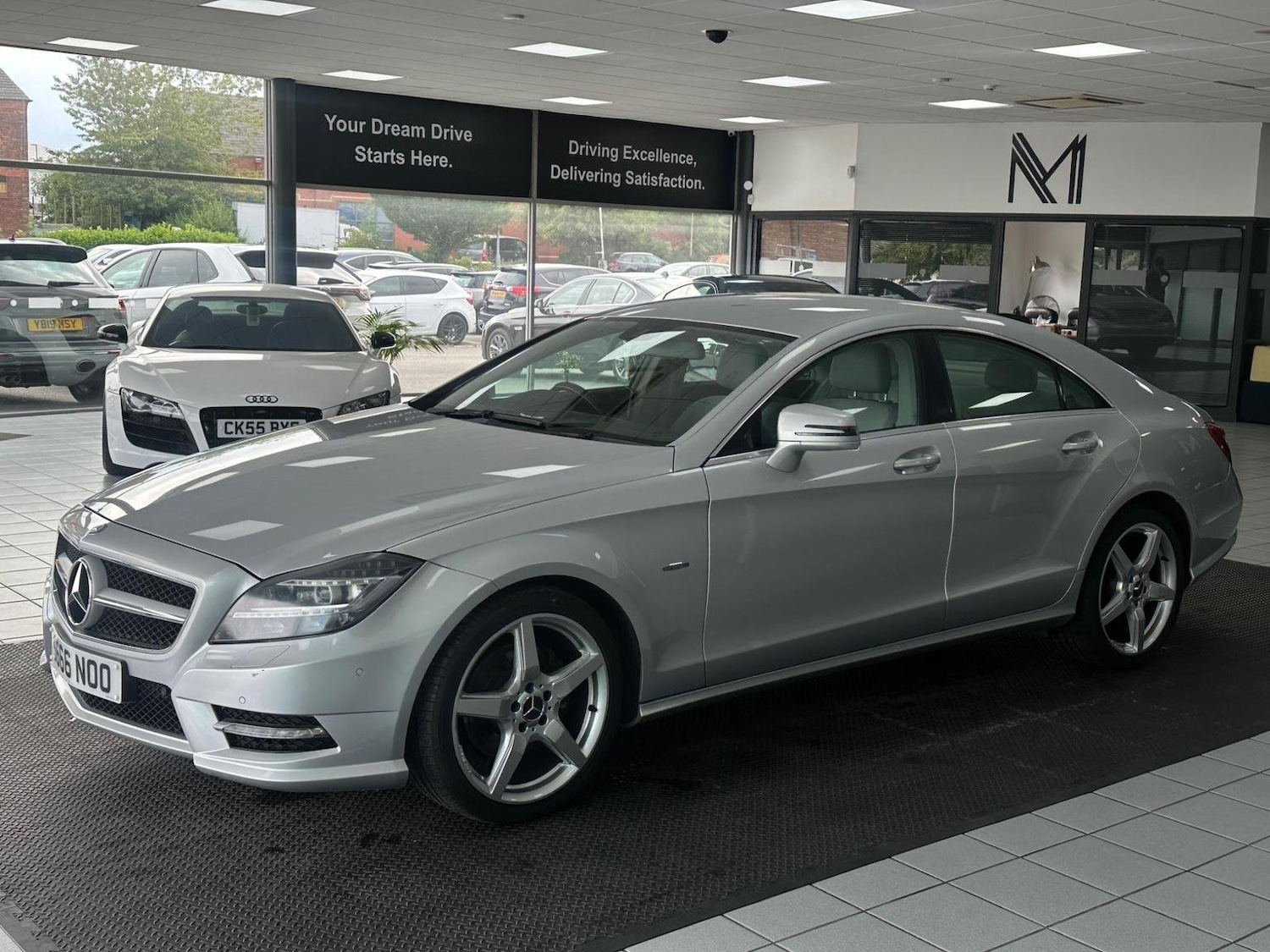 Used Mercedes-Benz CLS 2011 for sale - 76794266: Photo 6