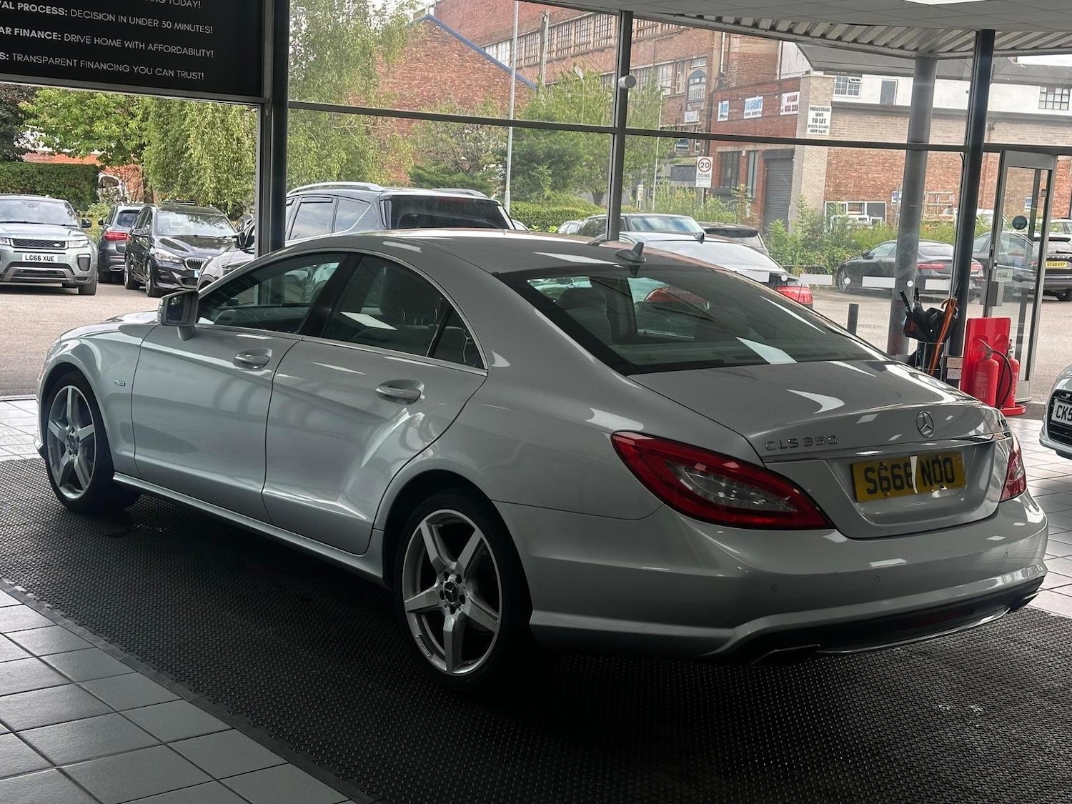 Used Mercedes-Benz CLS 2011 for sale - 76794266: Photo 9