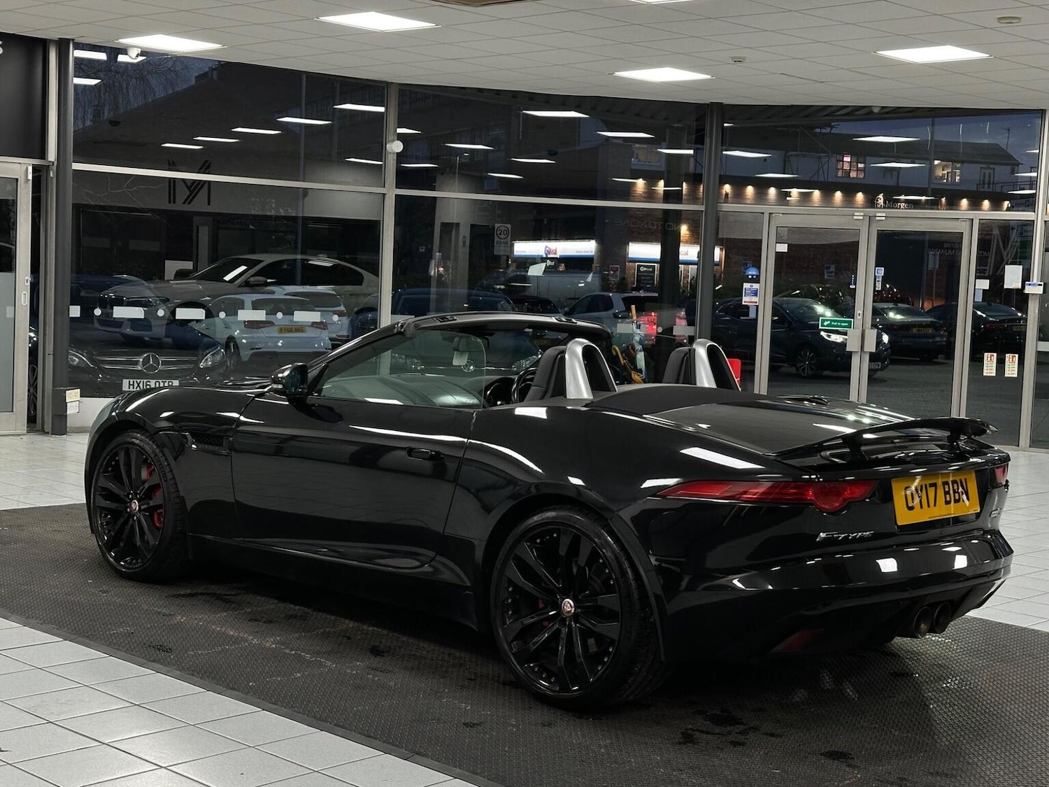Used Jaguar F-Type 2017 for sale - 76656136: Photo 10