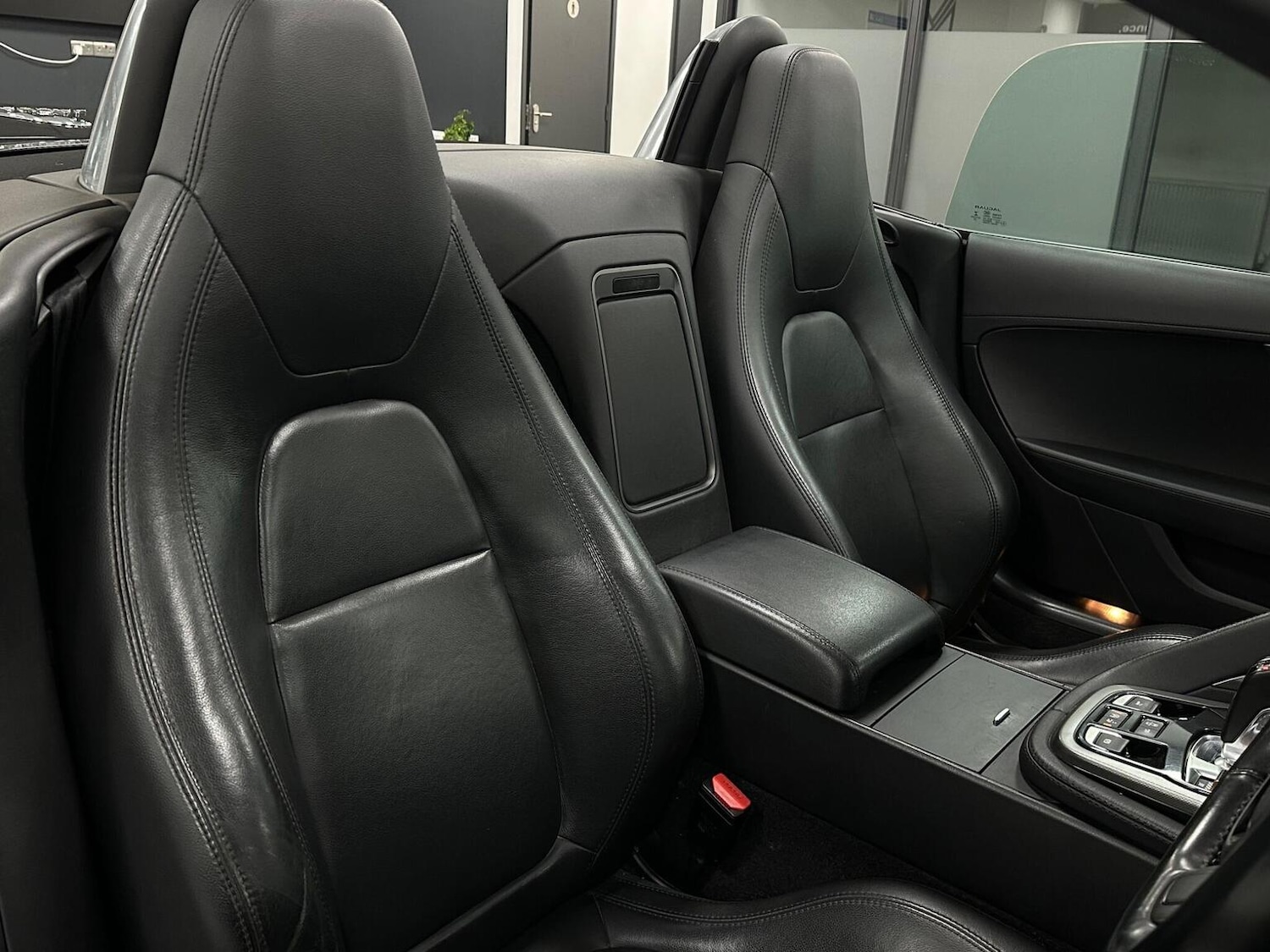 Used Jaguar F-Type 2017 for sale - 76656136: Photo 20