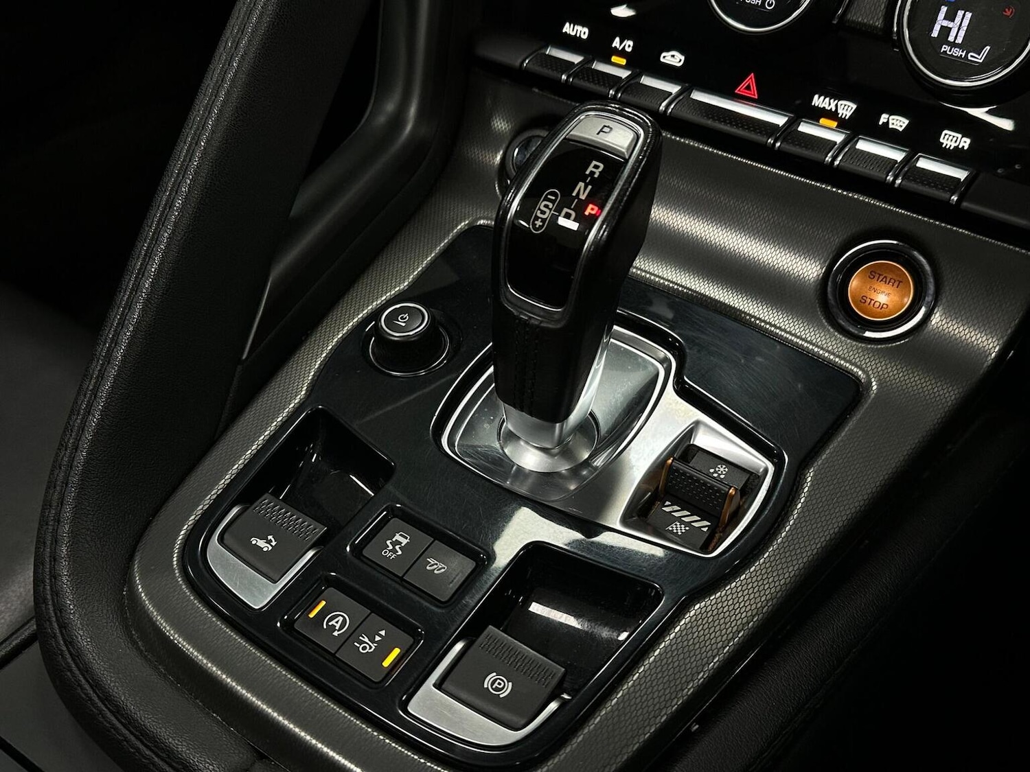 Used Jaguar F-Type 2017 for sale - 76656136: Photo 21