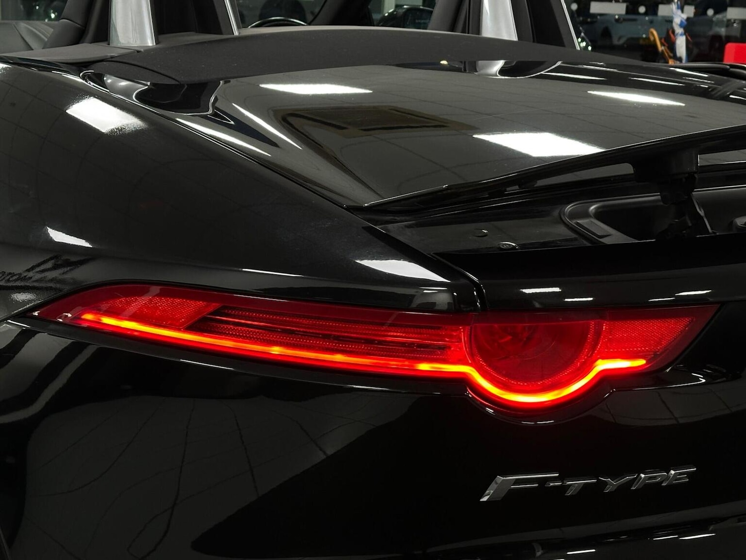 Used Jaguar F-Type 2017 for sale - 76656136: Photo 33