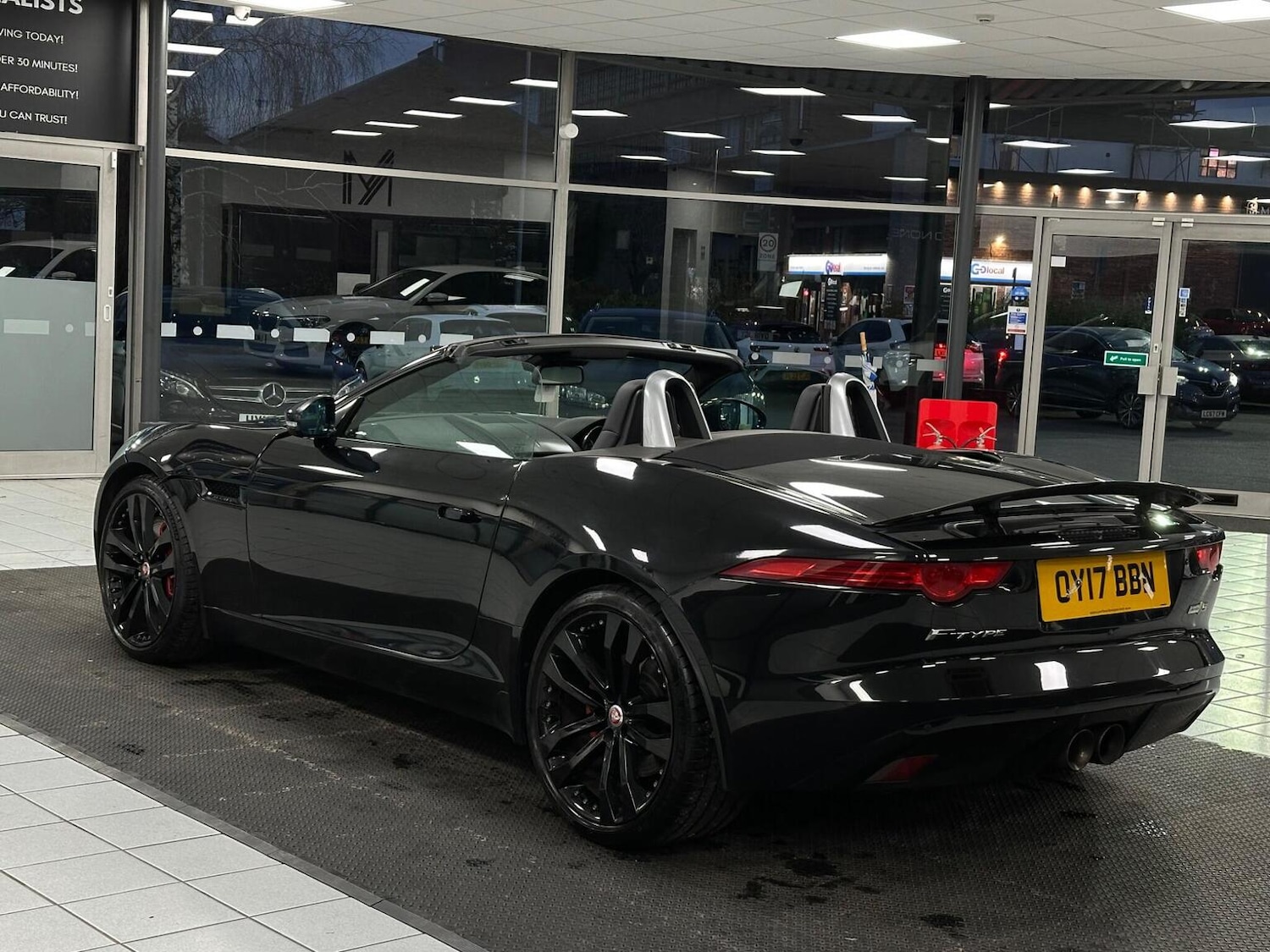 Used Jaguar F-Type 2017 for sale - 76656136: Photo 9