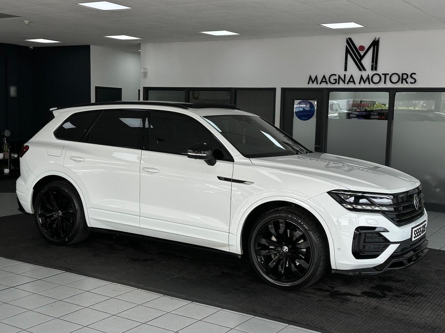 Used Volkswagen Touareg 2022 for sale - 76656254: Photo 2