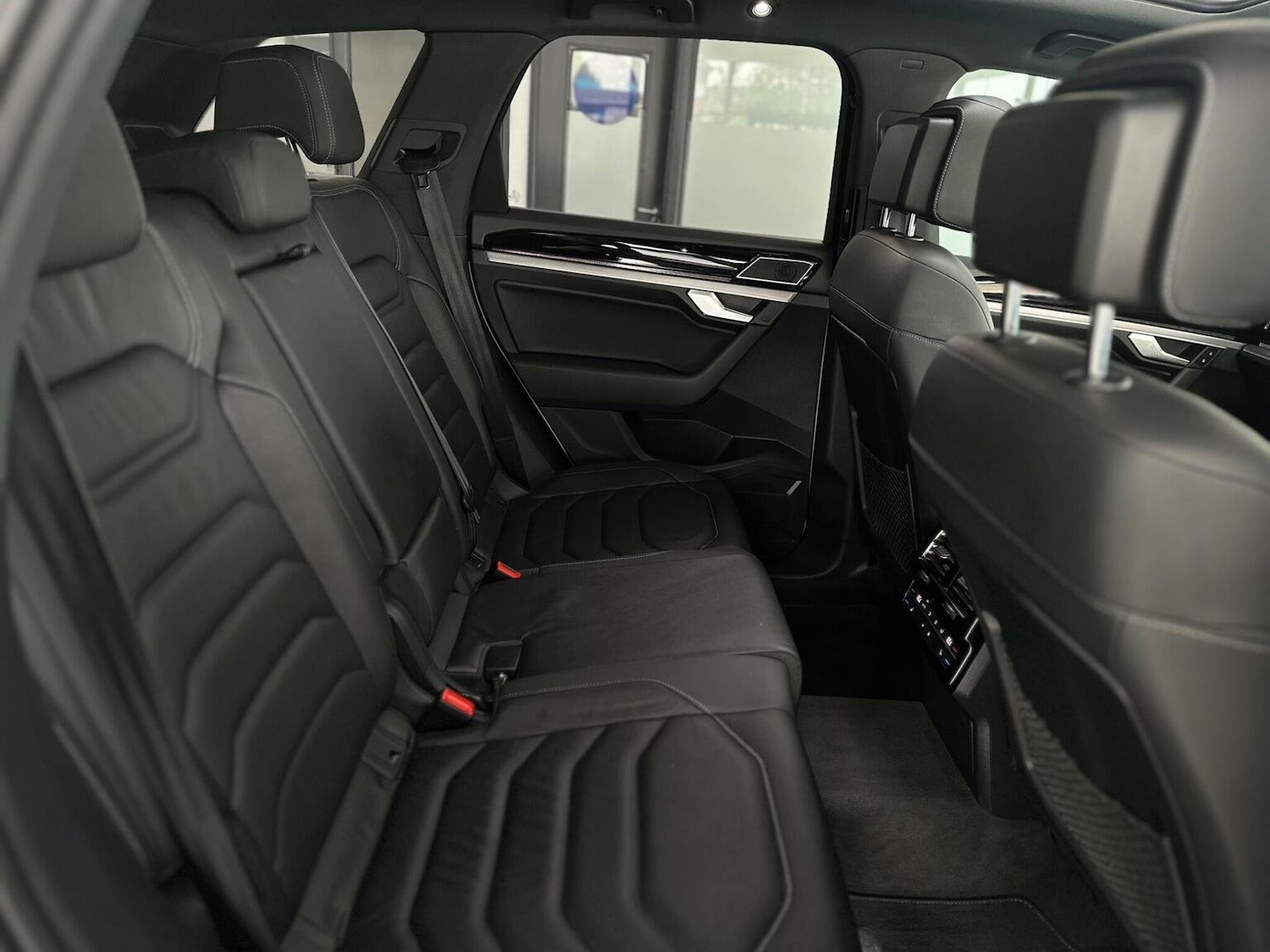 Used Volkswagen Touareg 2022 for sale - 76656254: Photo 39