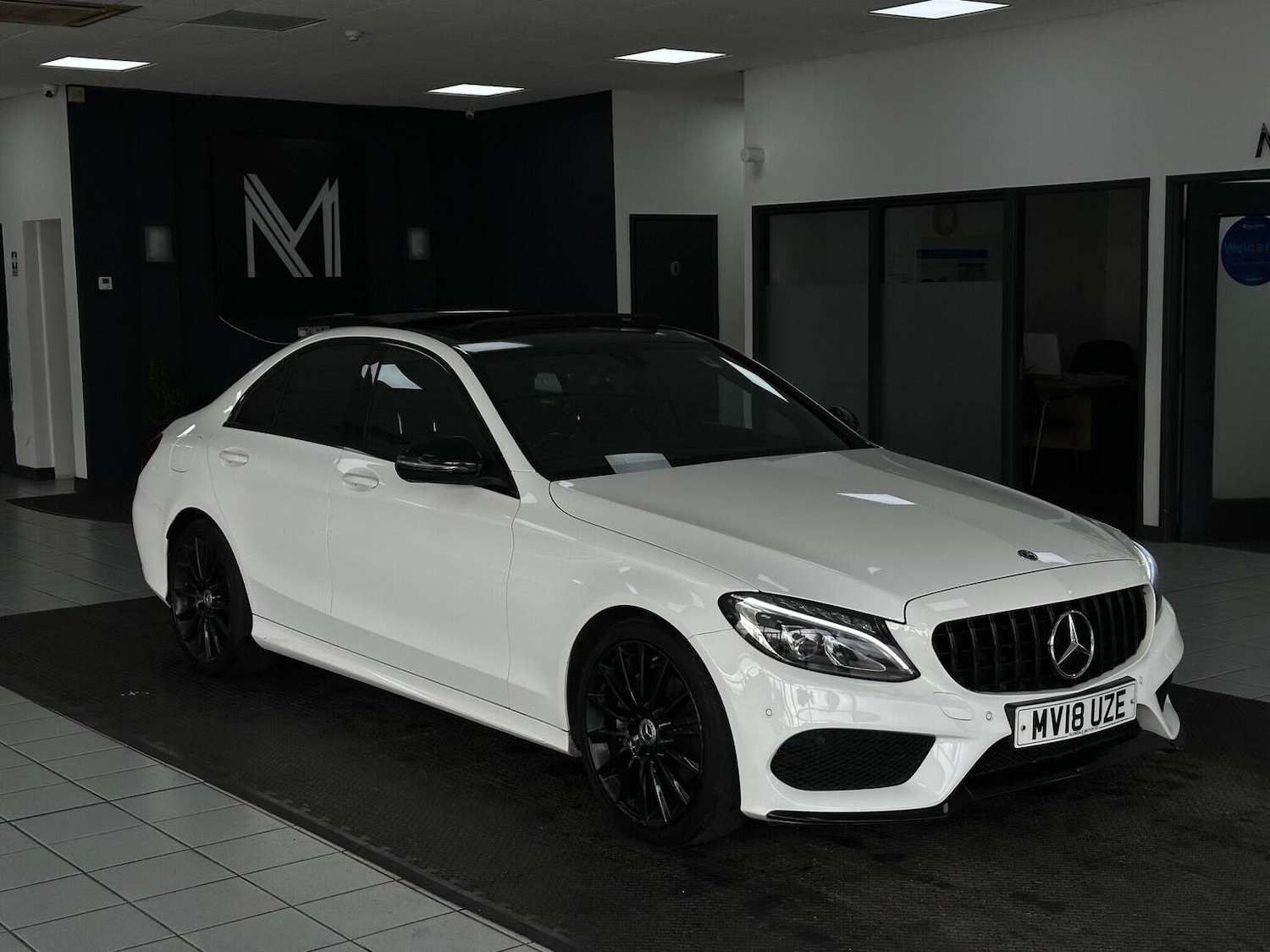 Used Mercedes-Benz C Class 2018 for sale - 76877540: Photo 1