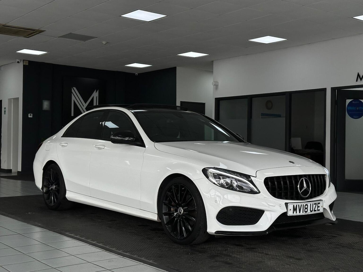 Used Mercedes-Benz C Class 2018 for sale - 76877540: Photo 2