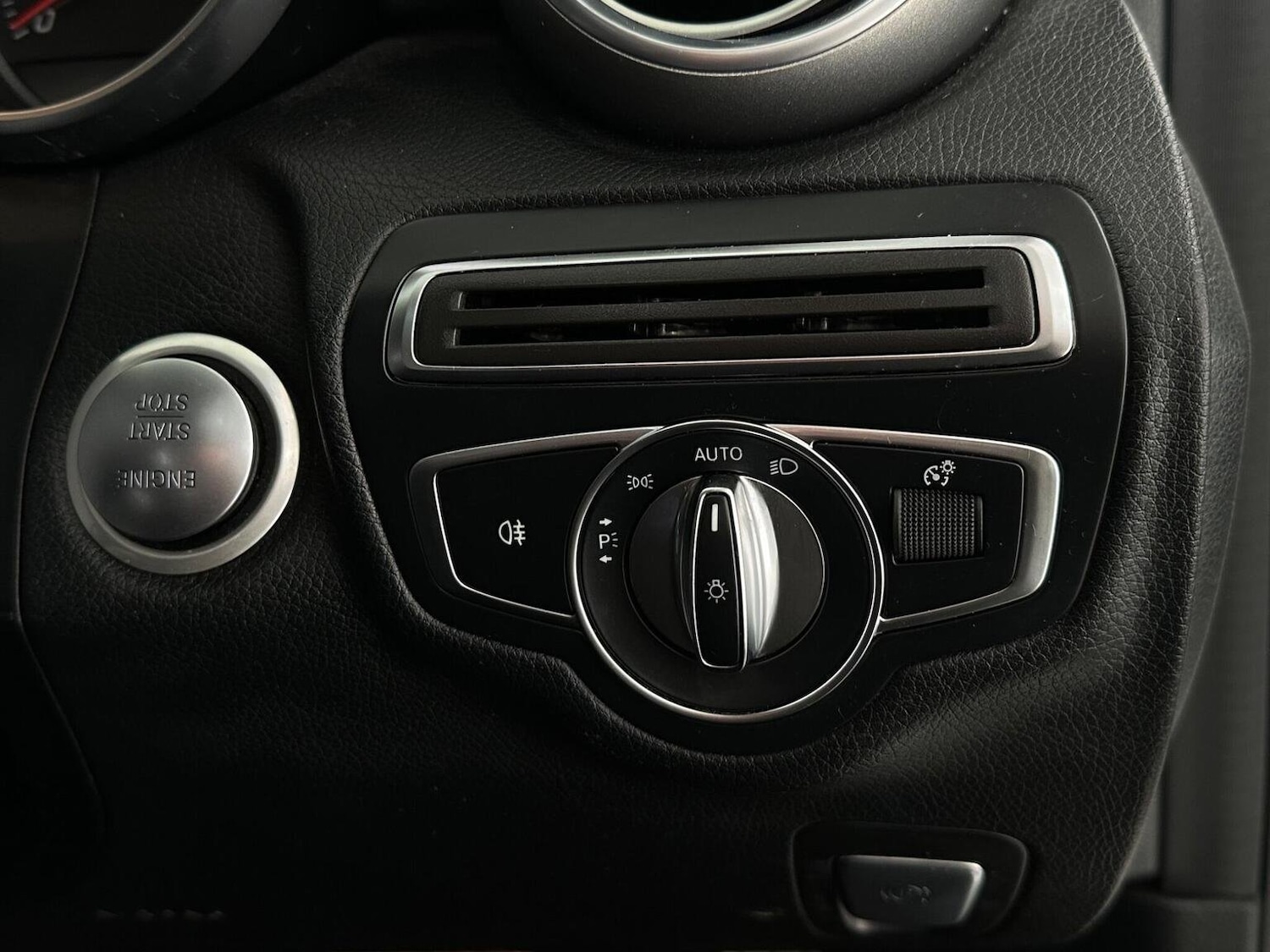 Used Mercedes-Benz C Class 2018 for sale - 76877540: Photo 26