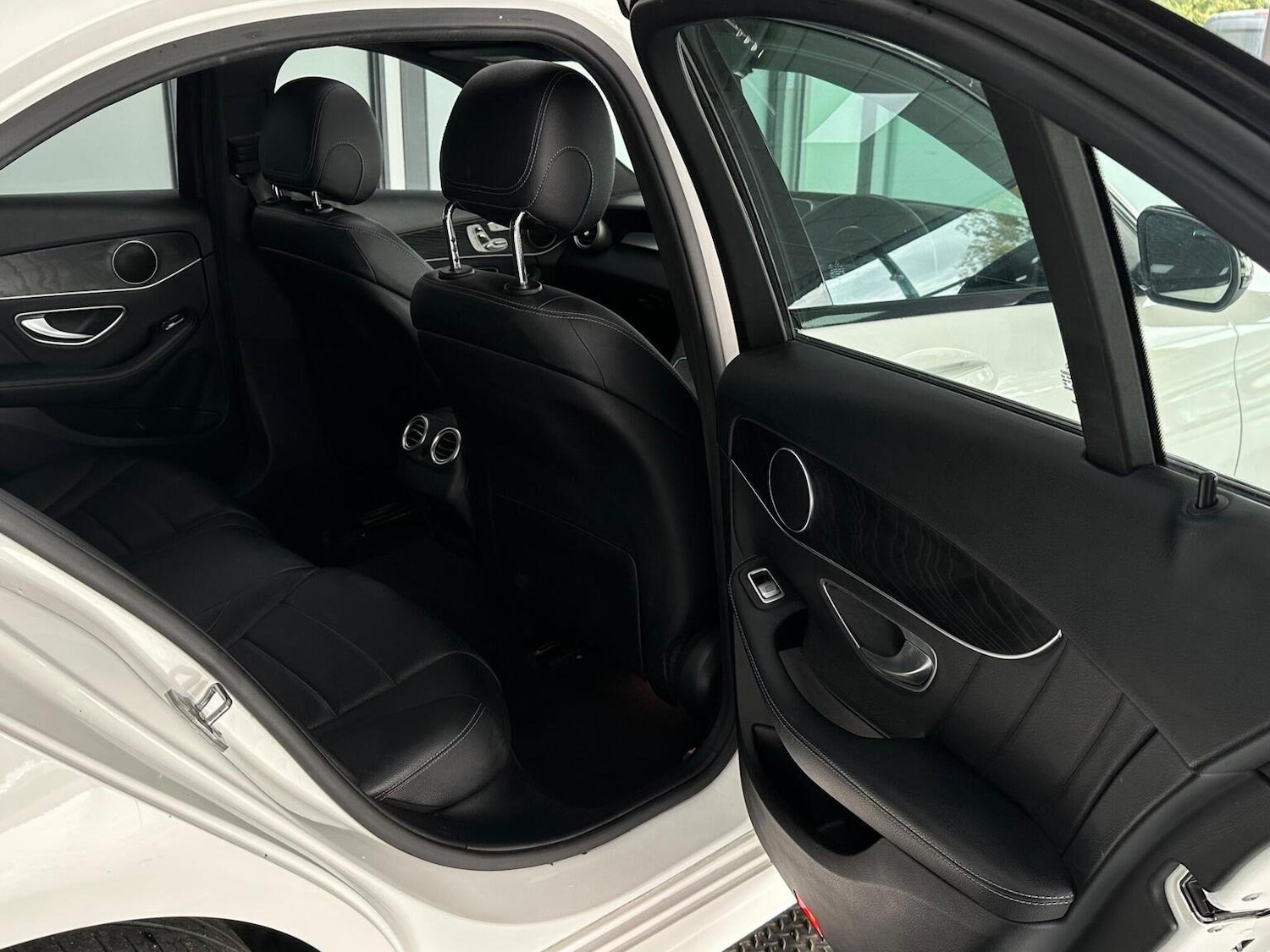 Used Mercedes-Benz C Class 2018 for sale - 76877540: Photo 32