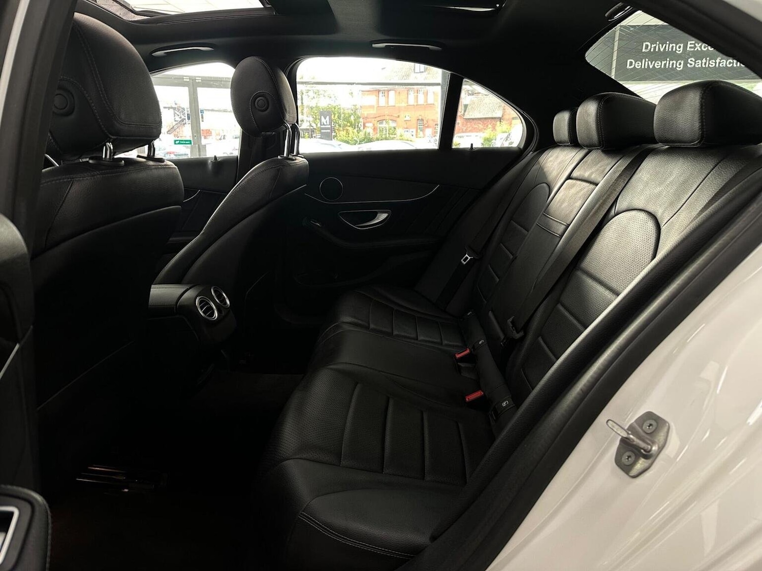 Used Mercedes-Benz C Class 2018 for sale - 76877540: Photo 38