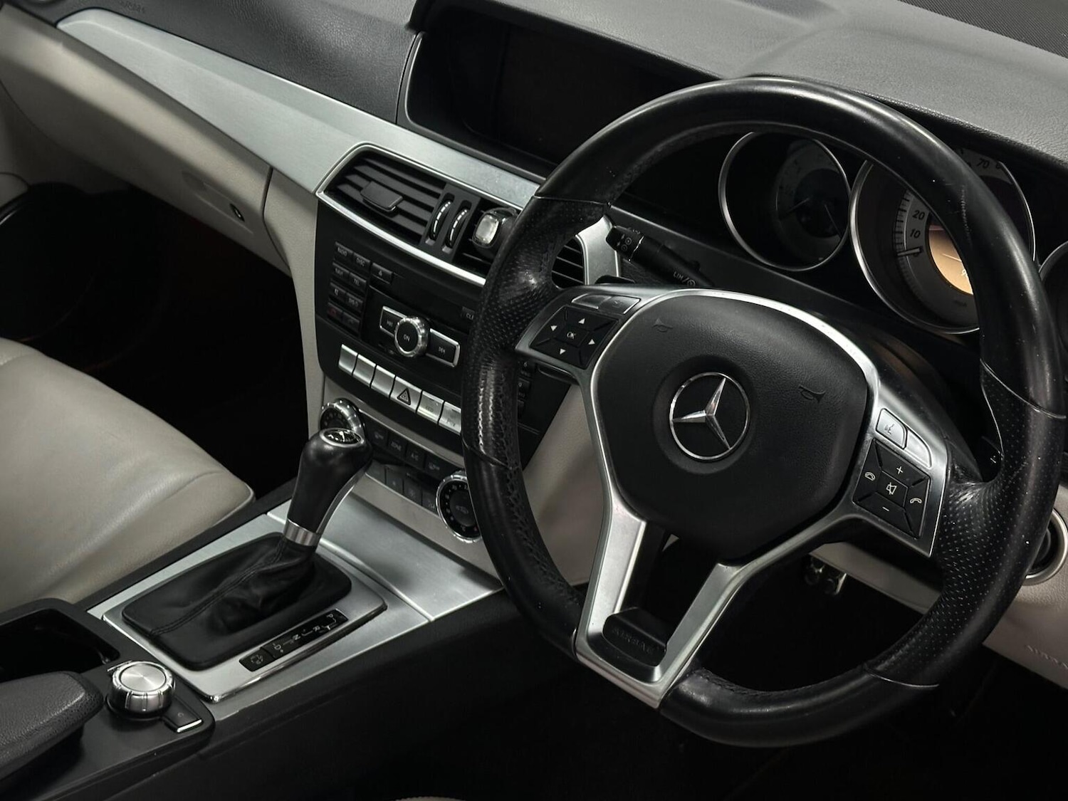 Used Mercedes-Benz C Class 2011 for sale - 76656017: Photo 15