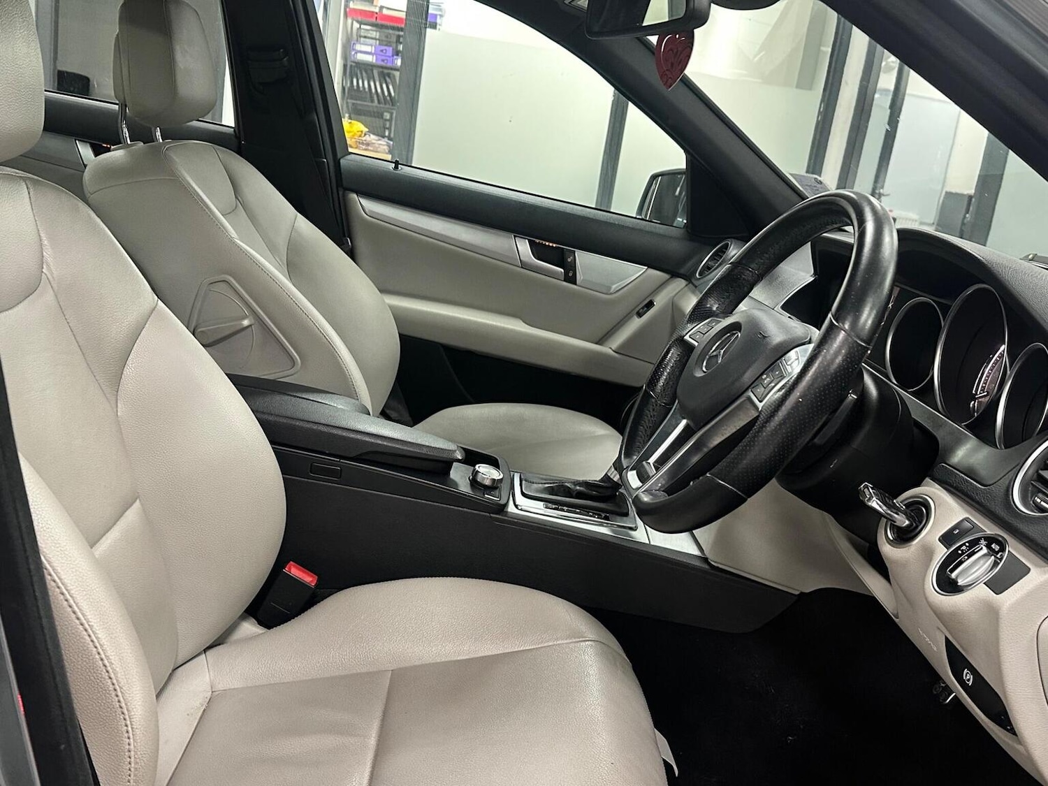 Used Mercedes-Benz C Class 2011 for sale - 76656017: Photo 21