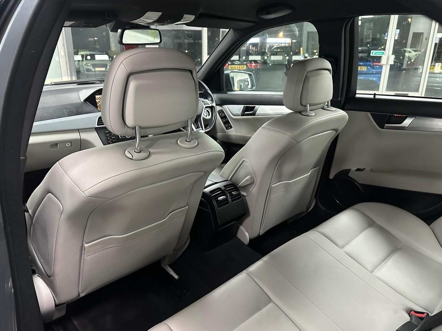 Used Mercedes-Benz C Class 2011 for sale - 76656017: Photo 32