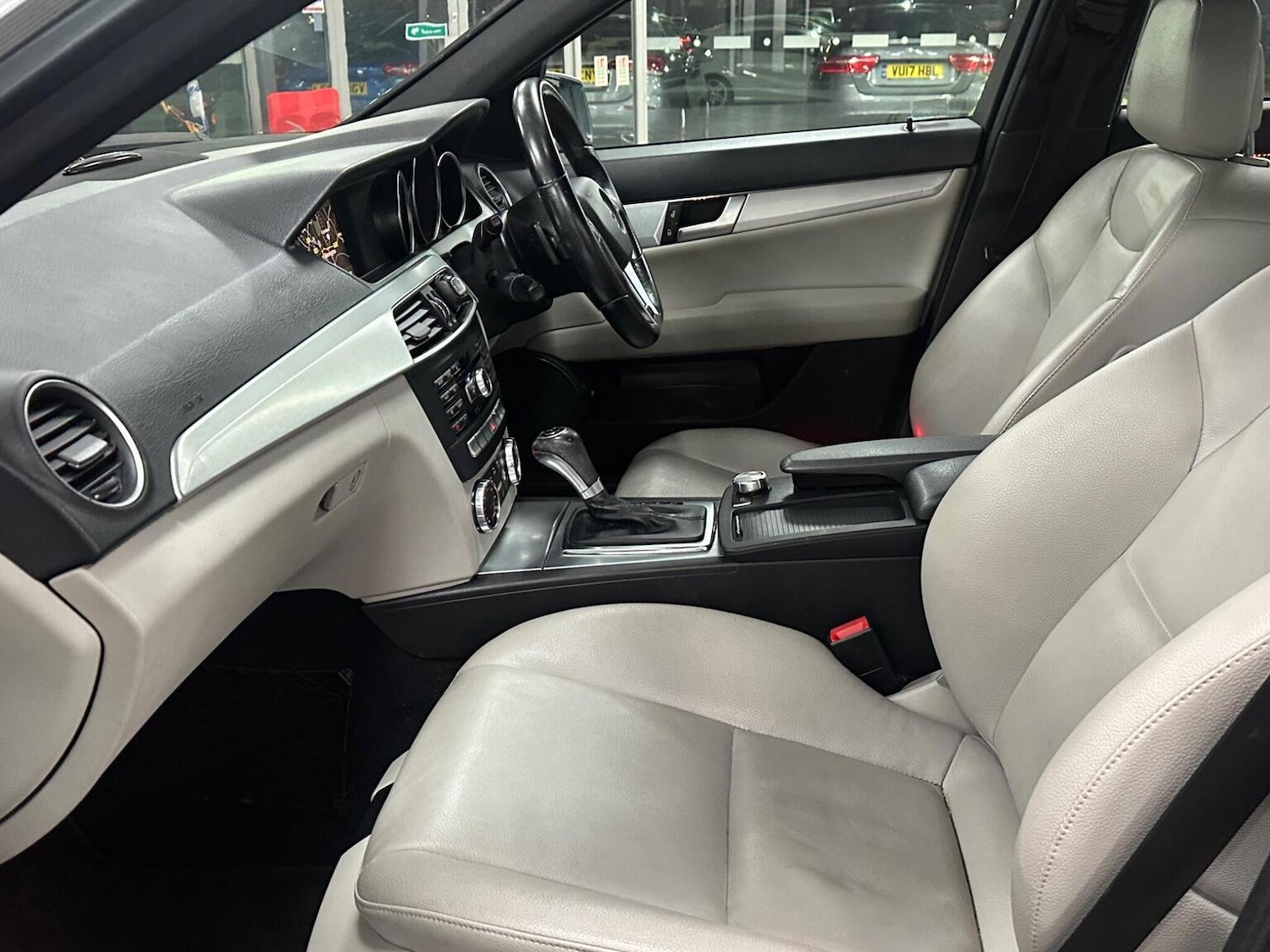 Used Mercedes-Benz C Class 2011 for sale - 76656017: Photo 36