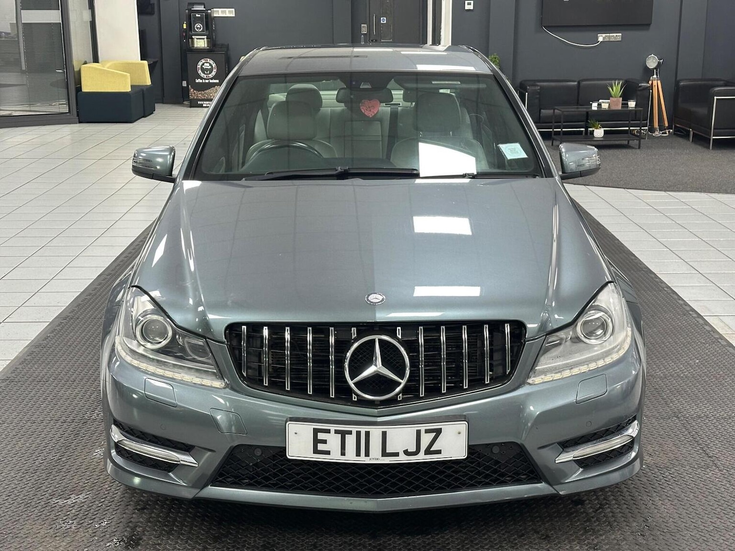 Used Mercedes-Benz C Class 2011 for sale - 76656017: Photo 4