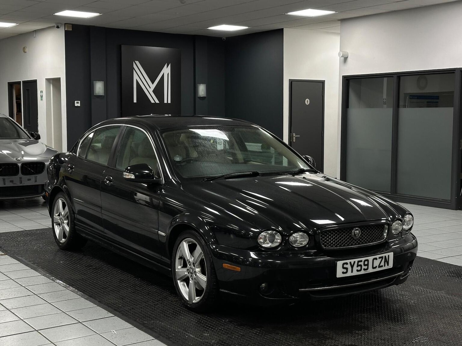 Used Jaguar X-Type 2009 for sale - 76951086: Photo 2
