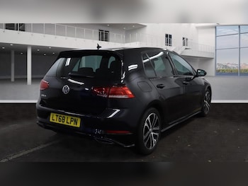 Used Volkswagen Golf 2018 for sale - 76884831: Photo