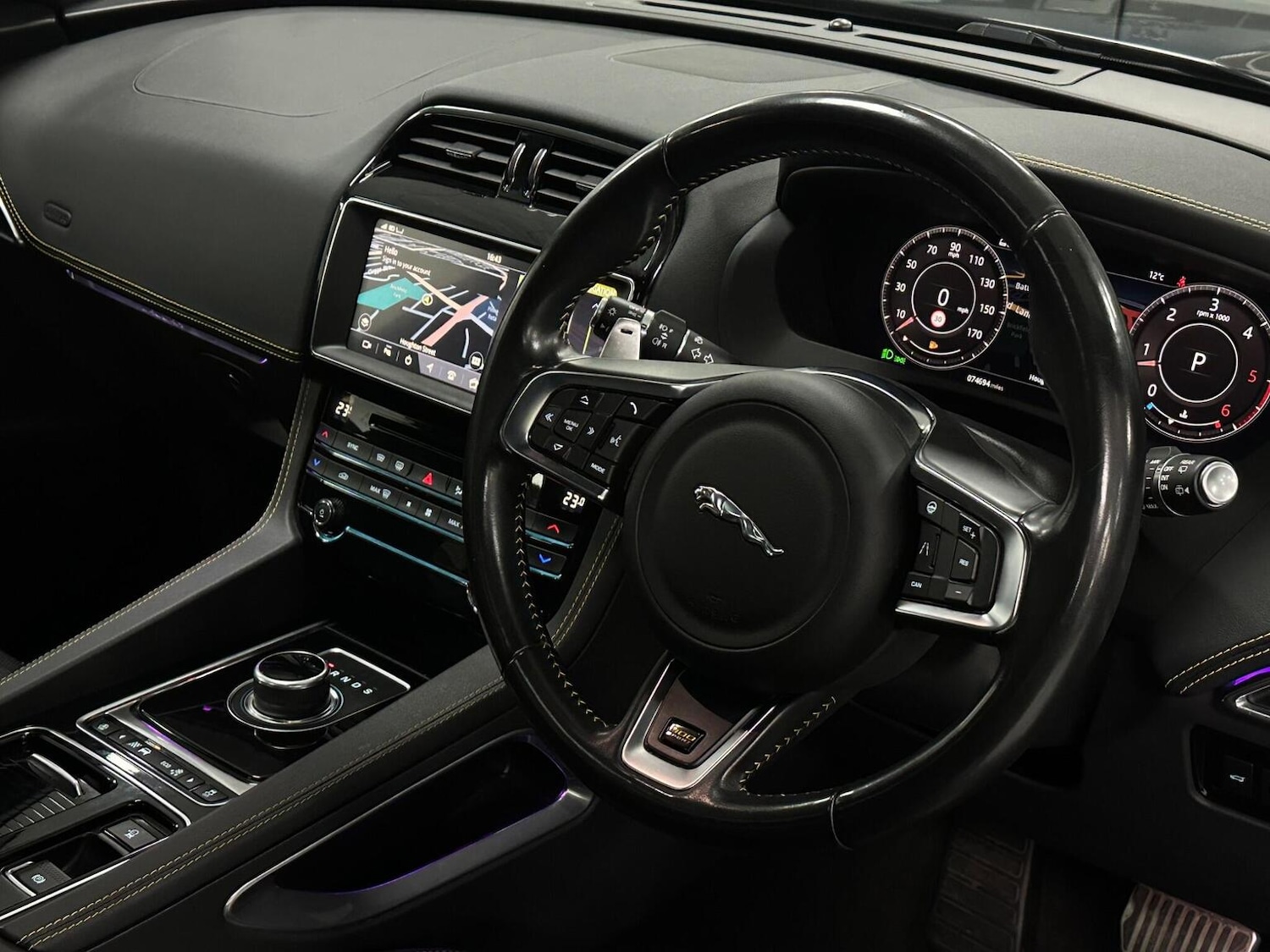 Used Jaguar F-Pace 2020 for sale - 76655986: Photo 15