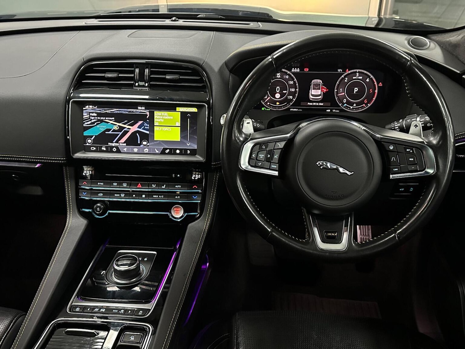 Used Jaguar F-Pace 2020 for sale - 76655986: Photo 17