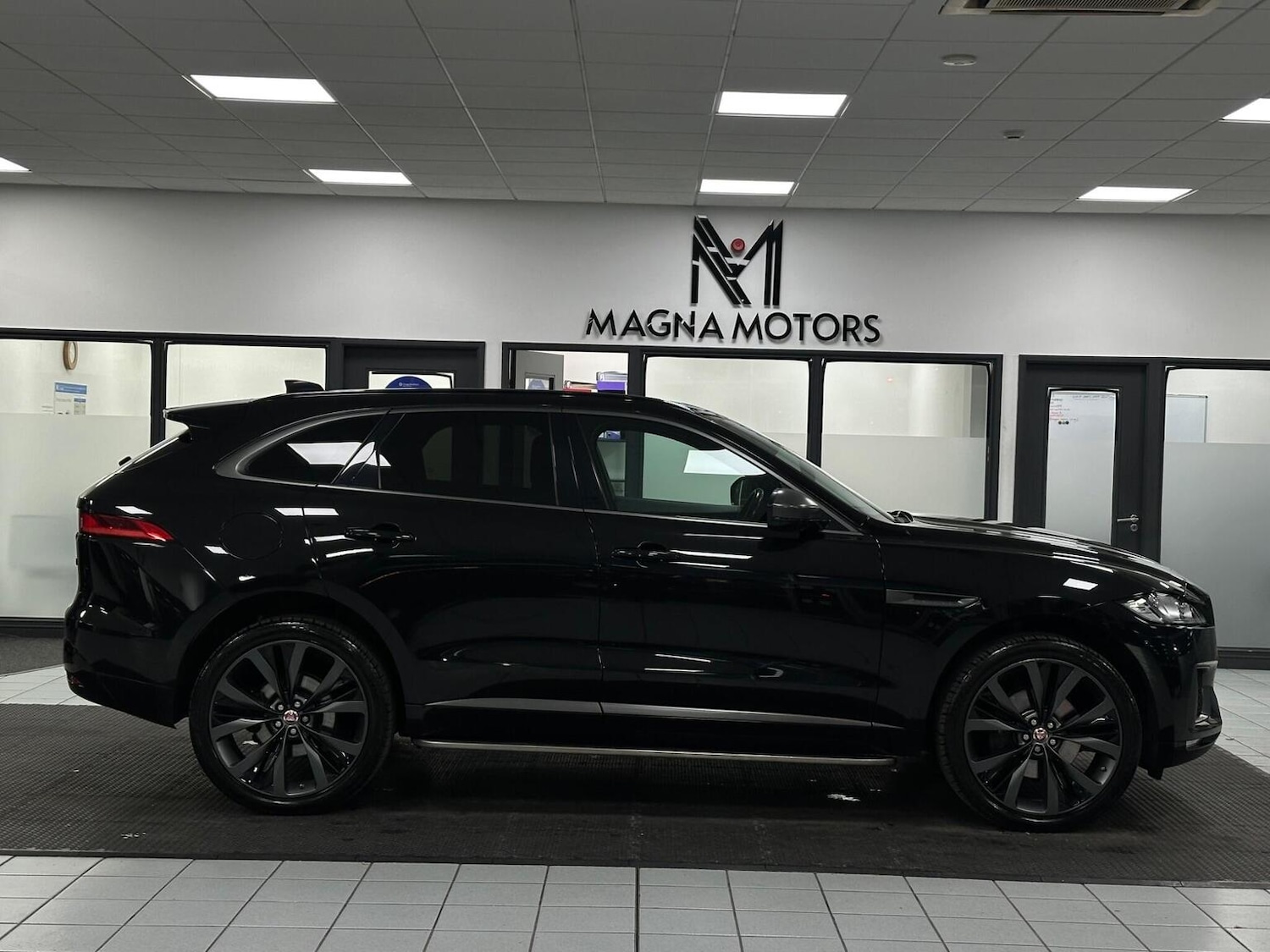 Used Jaguar F-Pace 2020 for sale - 76655986: Photo 3