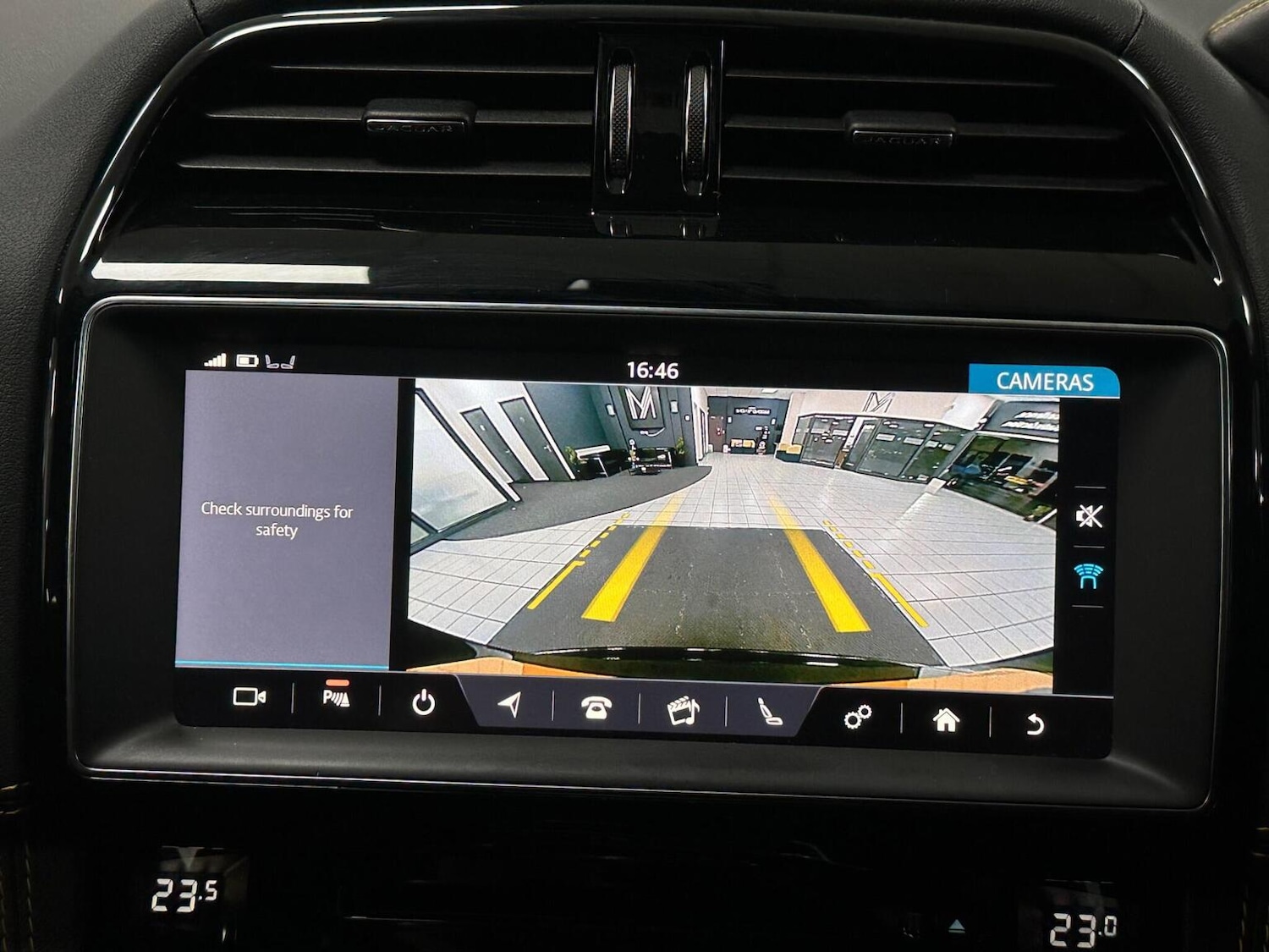 Used Jaguar F-Pace 2020 for sale - 76655986: Photo 30