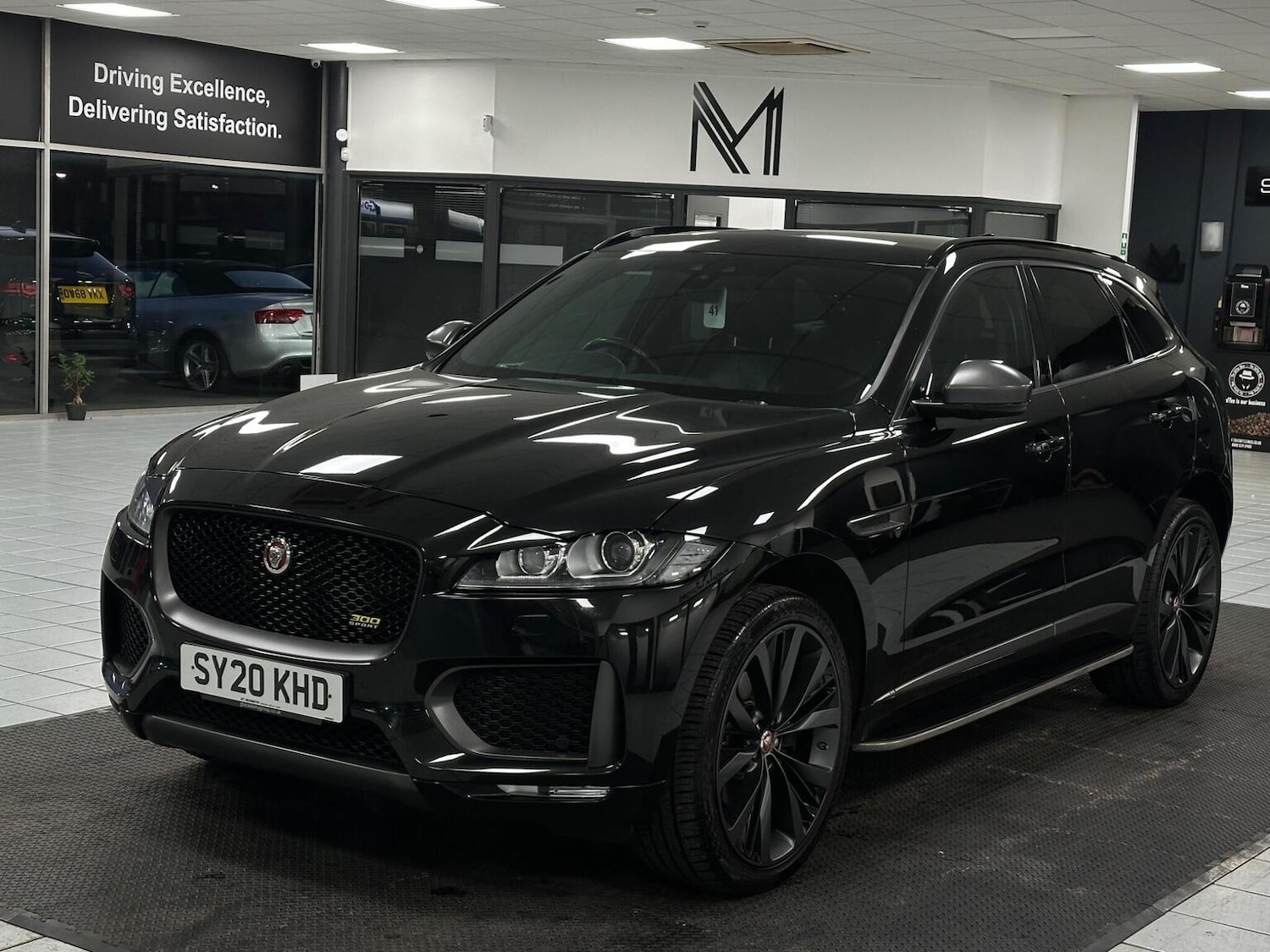 Used Jaguar F-Pace 2020 for sale - 76655986: Photo 6