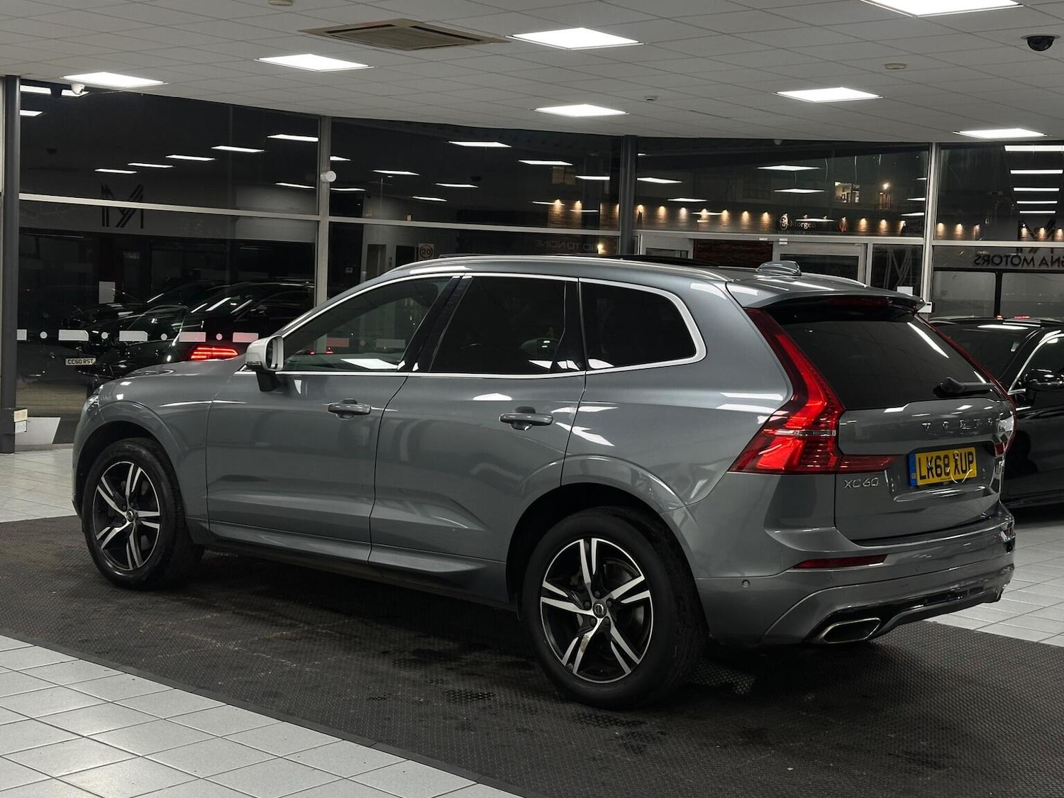 Used Volvo XC60 2018 for sale - 76884888: Photo 10