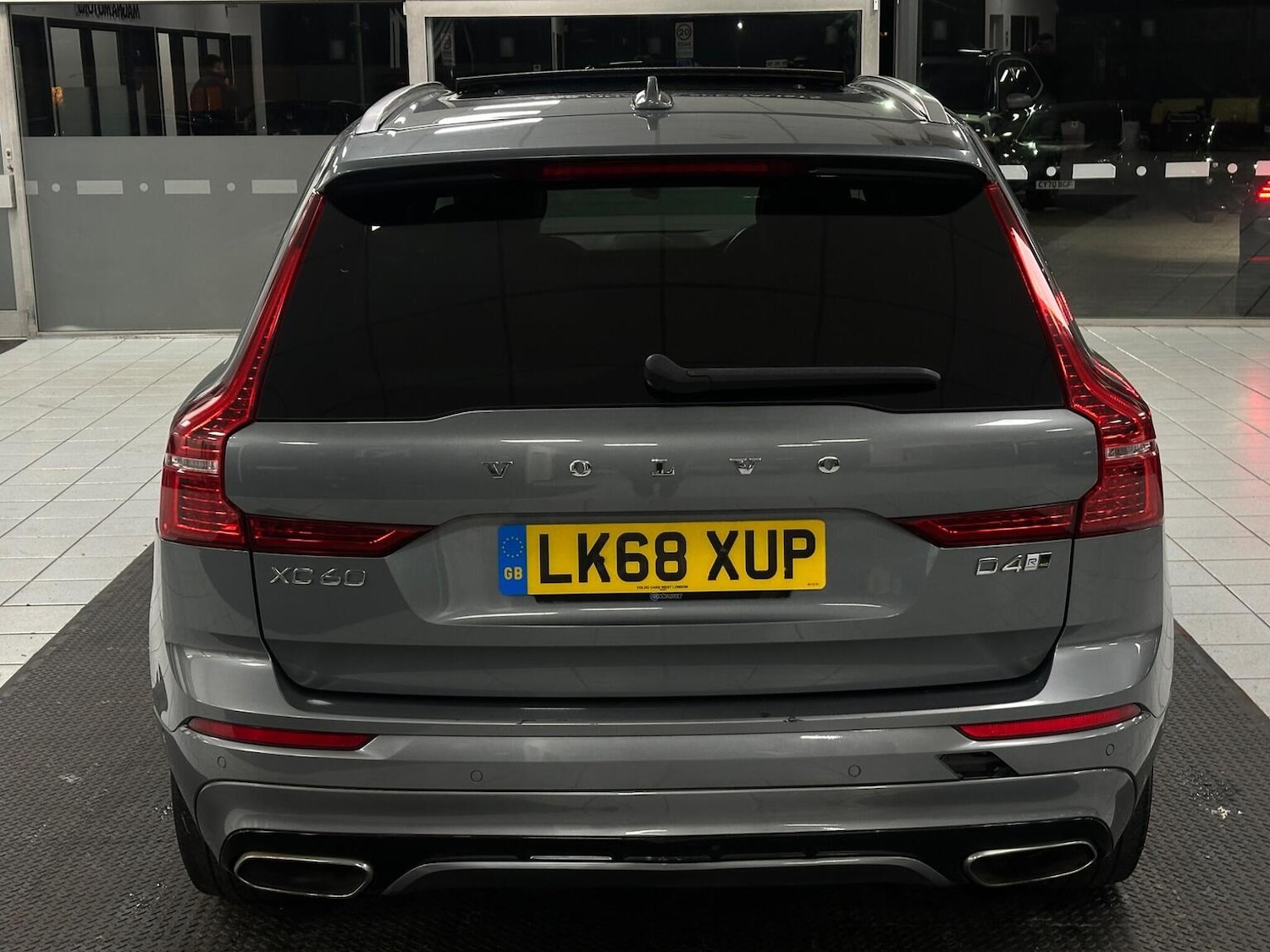 Used Volvo XC60 2018 for sale - 76884888: Photo 11