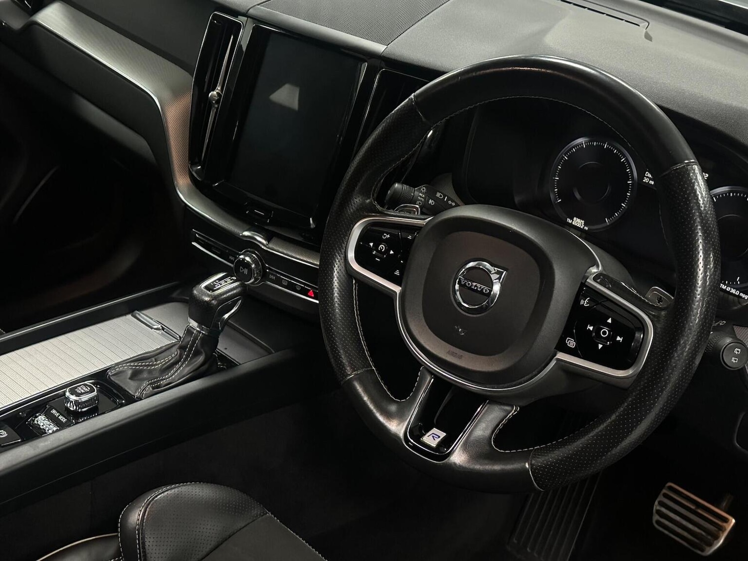 Used Volvo XC60 2018 for sale - 76884888: Photo 15