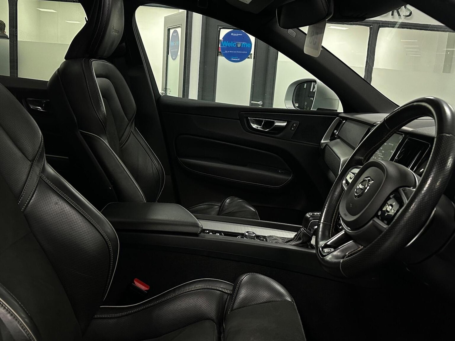 Used Volvo XC60 2018 for sale - 76884888: Photo 21