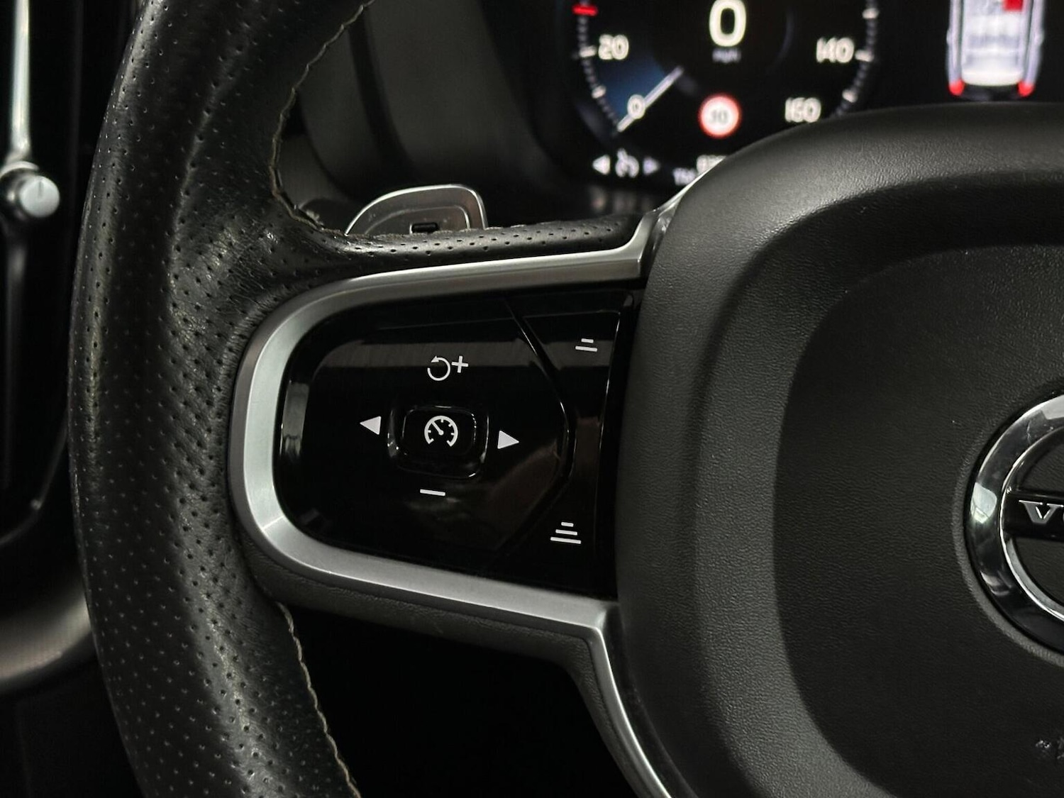 Used Volvo XC60 2018 for sale - 76884888: Photo 26