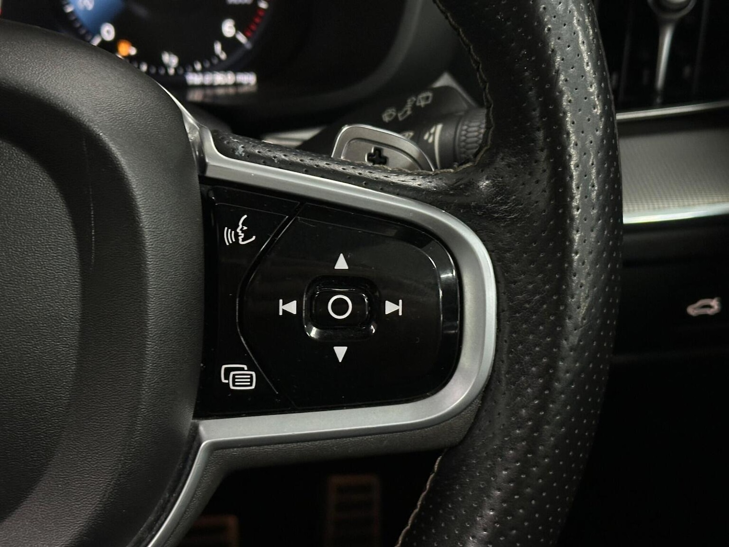 Used Volvo XC60 2018 for sale - 76884888: Photo 27