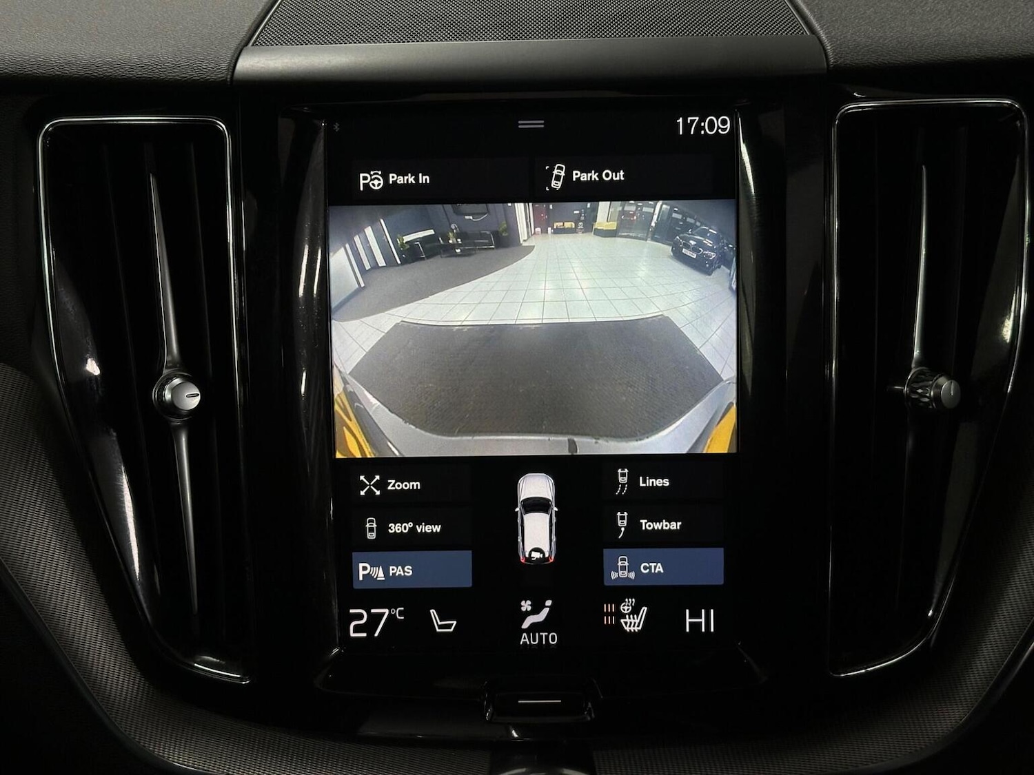 Used Volvo XC60 2018 for sale - 76884888: Photo 30