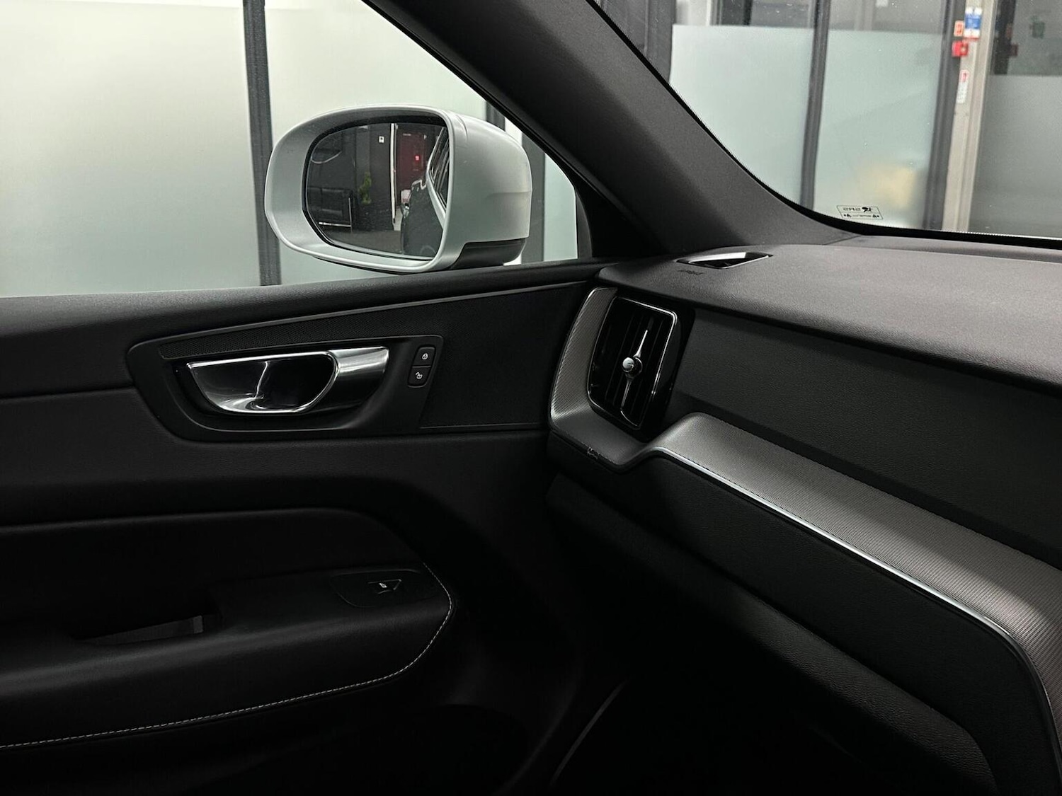 Used Volvo XC60 2018 for sale - 76884888: Photo 31