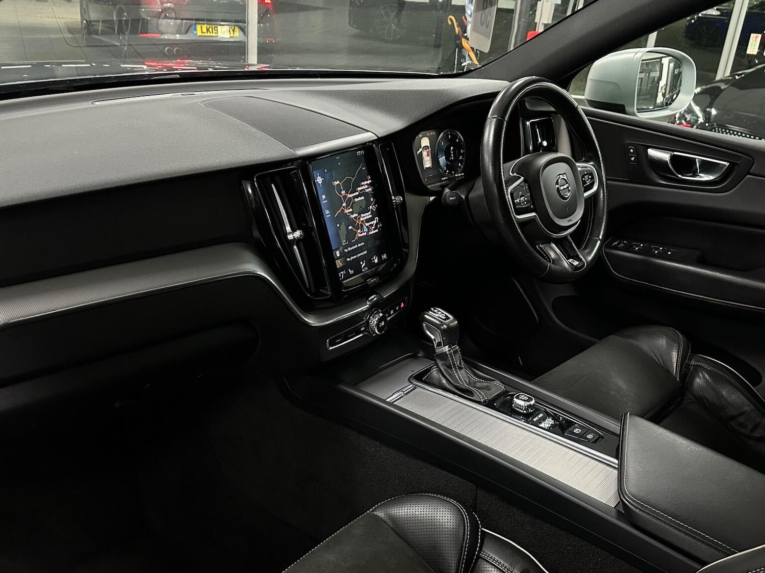 Used Volvo XC60 2018 for sale - 76884888: Photo 39