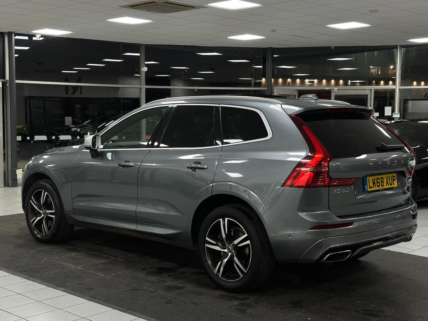 Used Volvo XC60 2018 for sale - 76884888: Photo 8