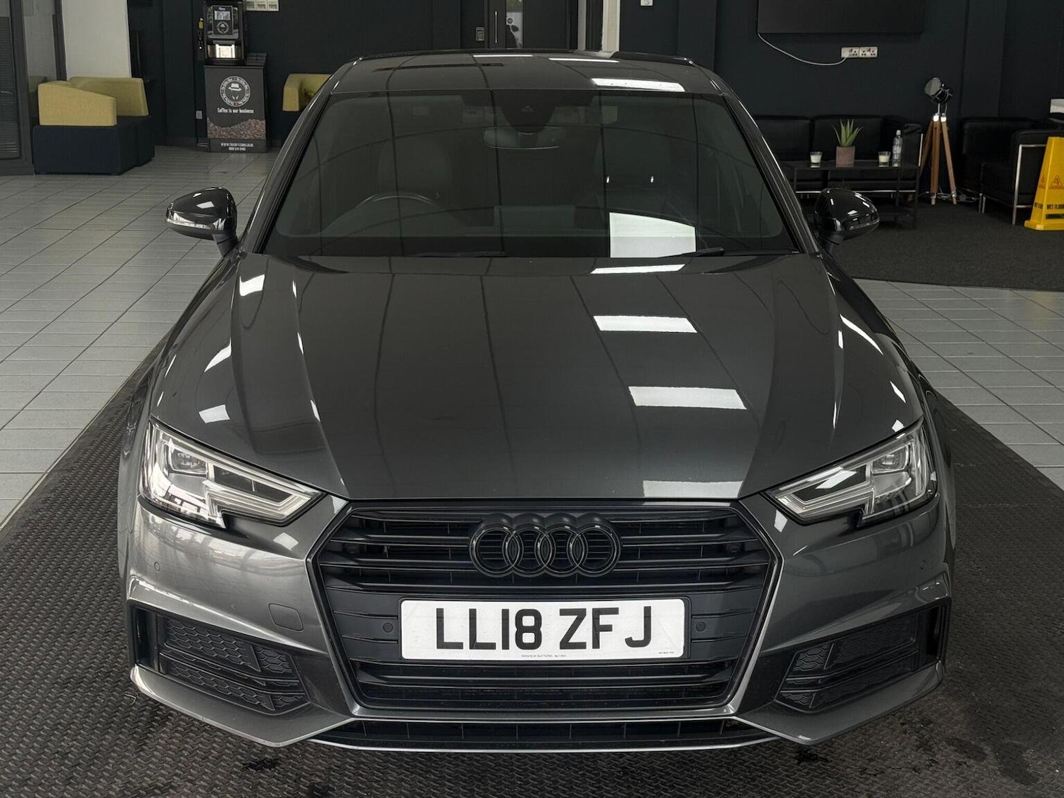Used Audi A4 2018 for sale - 76656233: Photo 4