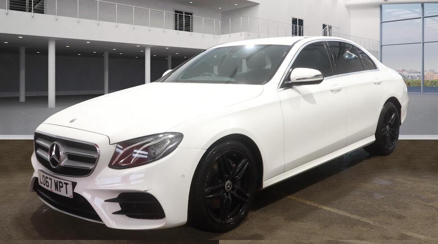 Used Mercedes-Benz E Class 2018 for sale - 76897017: Photo 2
