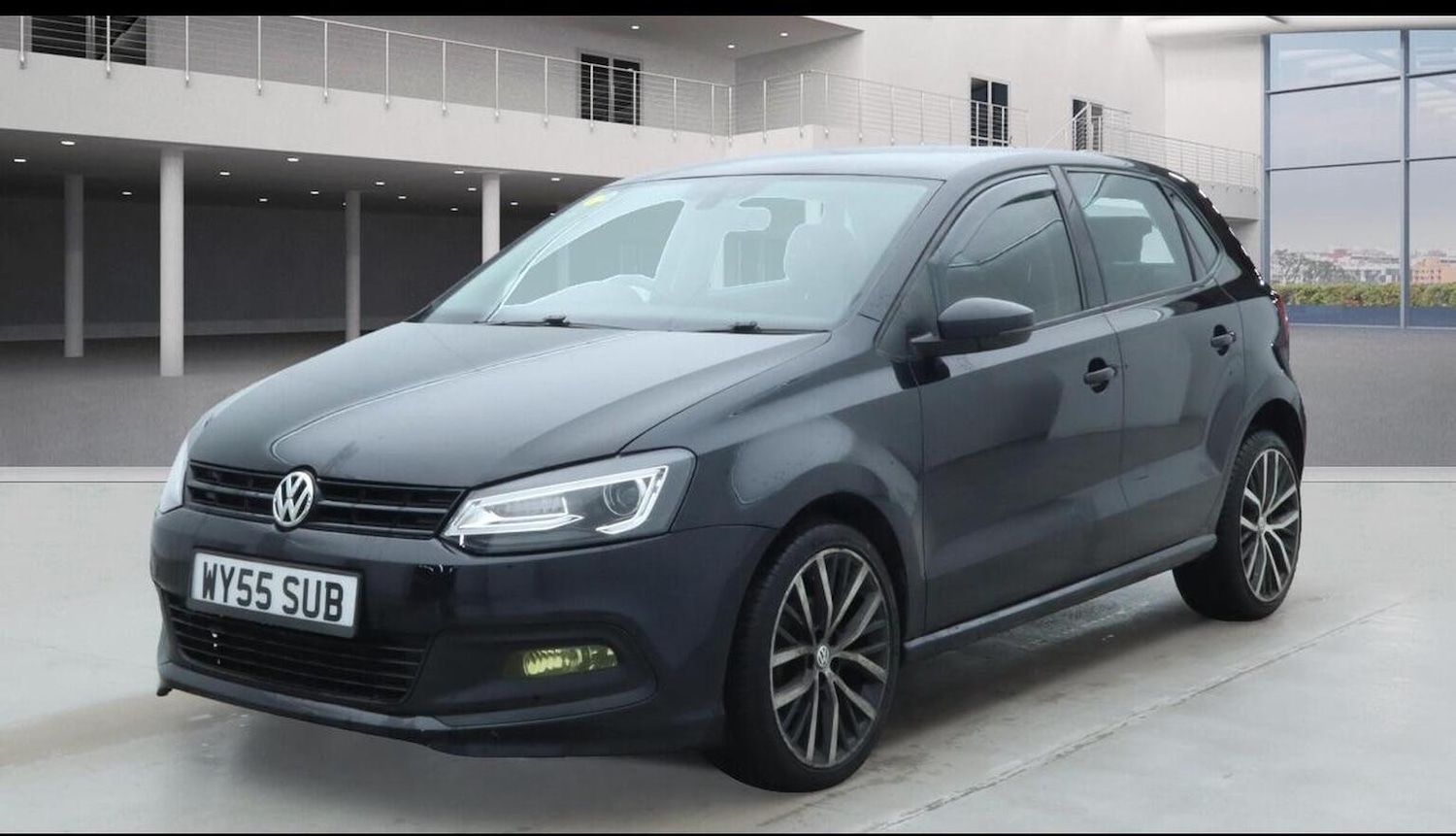 Used Volkswagen Polo 2017 for sale - 76656205: Photo 2