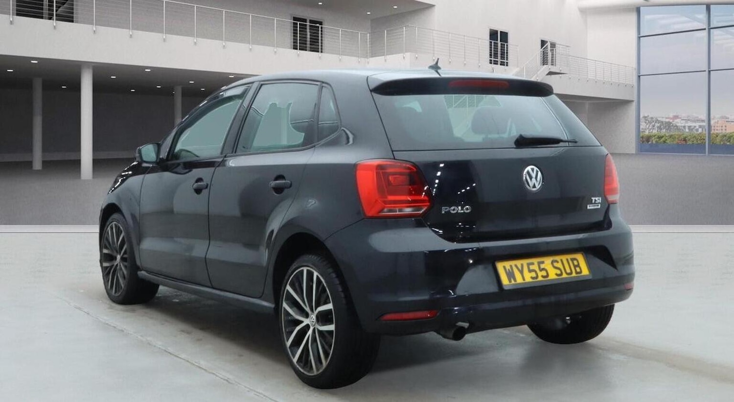 Used Volkswagen Polo 2017 for sale - 76656205: Photo 3