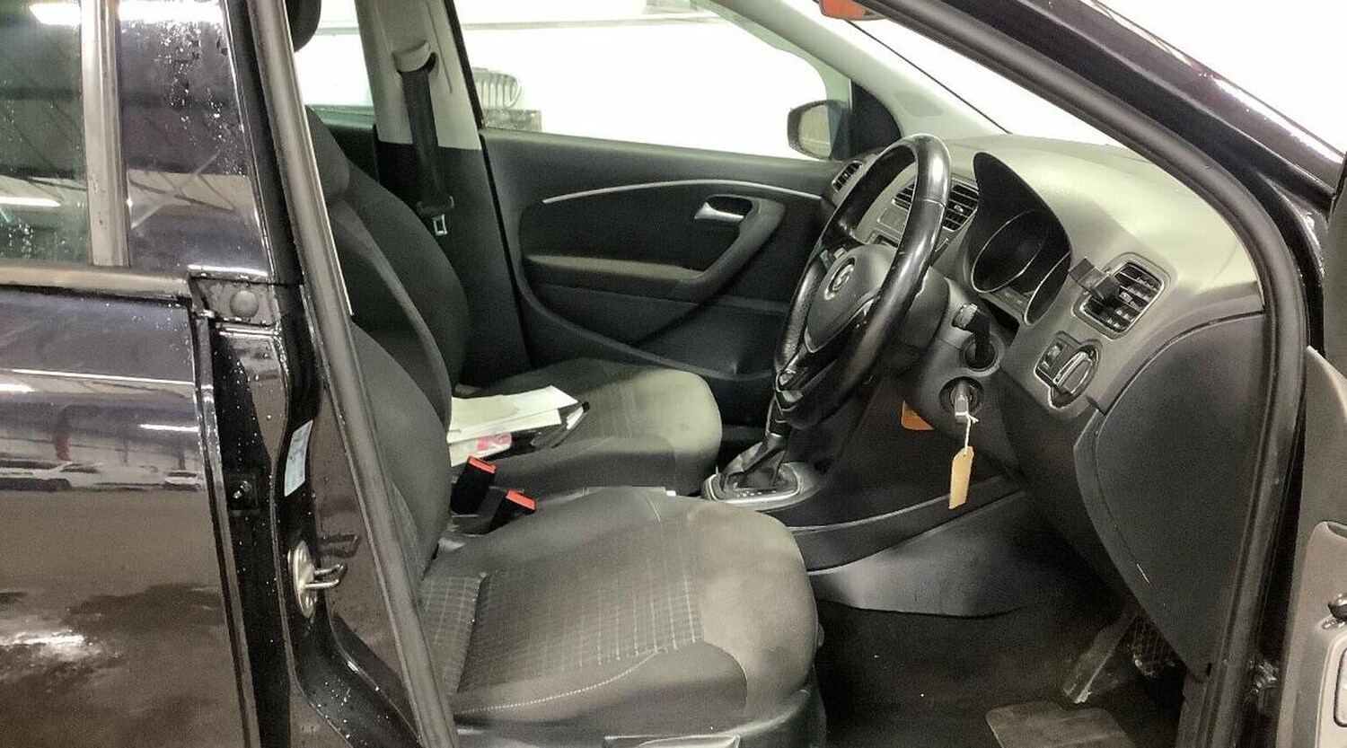 Used Volkswagen Polo 2017 for sale - 76656205: Photo 6