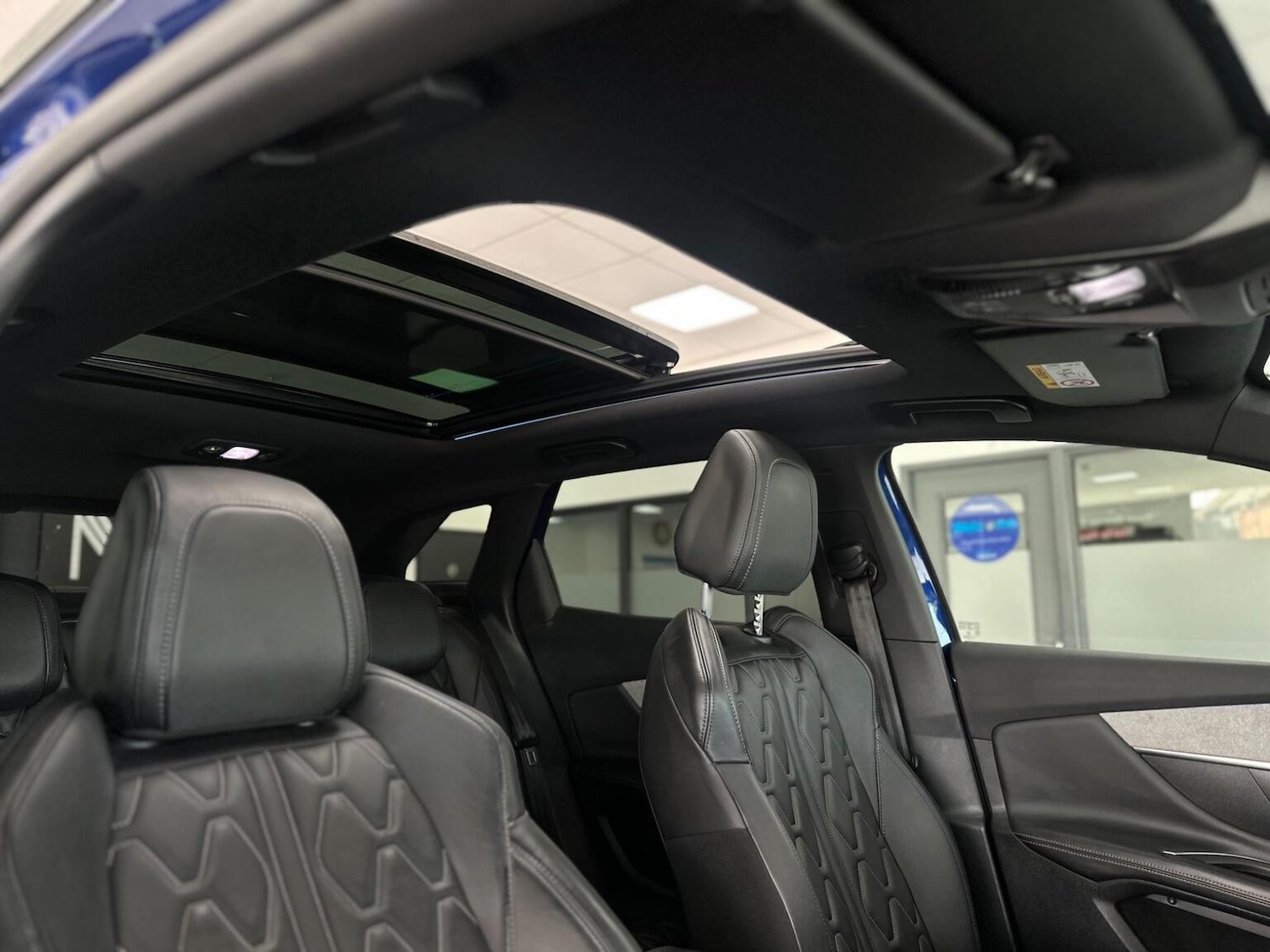 Used Peugeot 3008 2017 for sale - 76830355: Photo 25