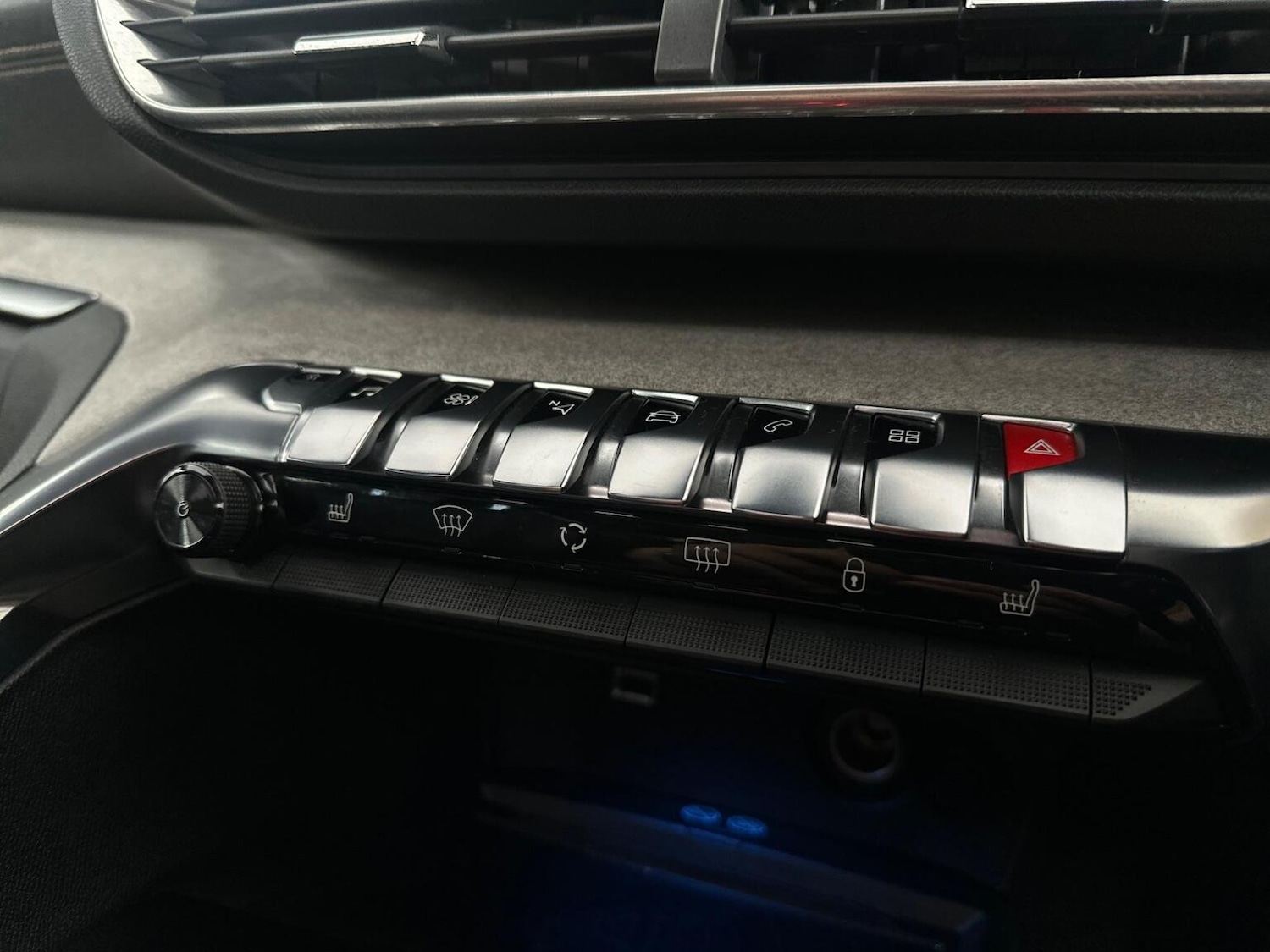 Used Peugeot 3008 2017 for sale - 76830355: Photo 31