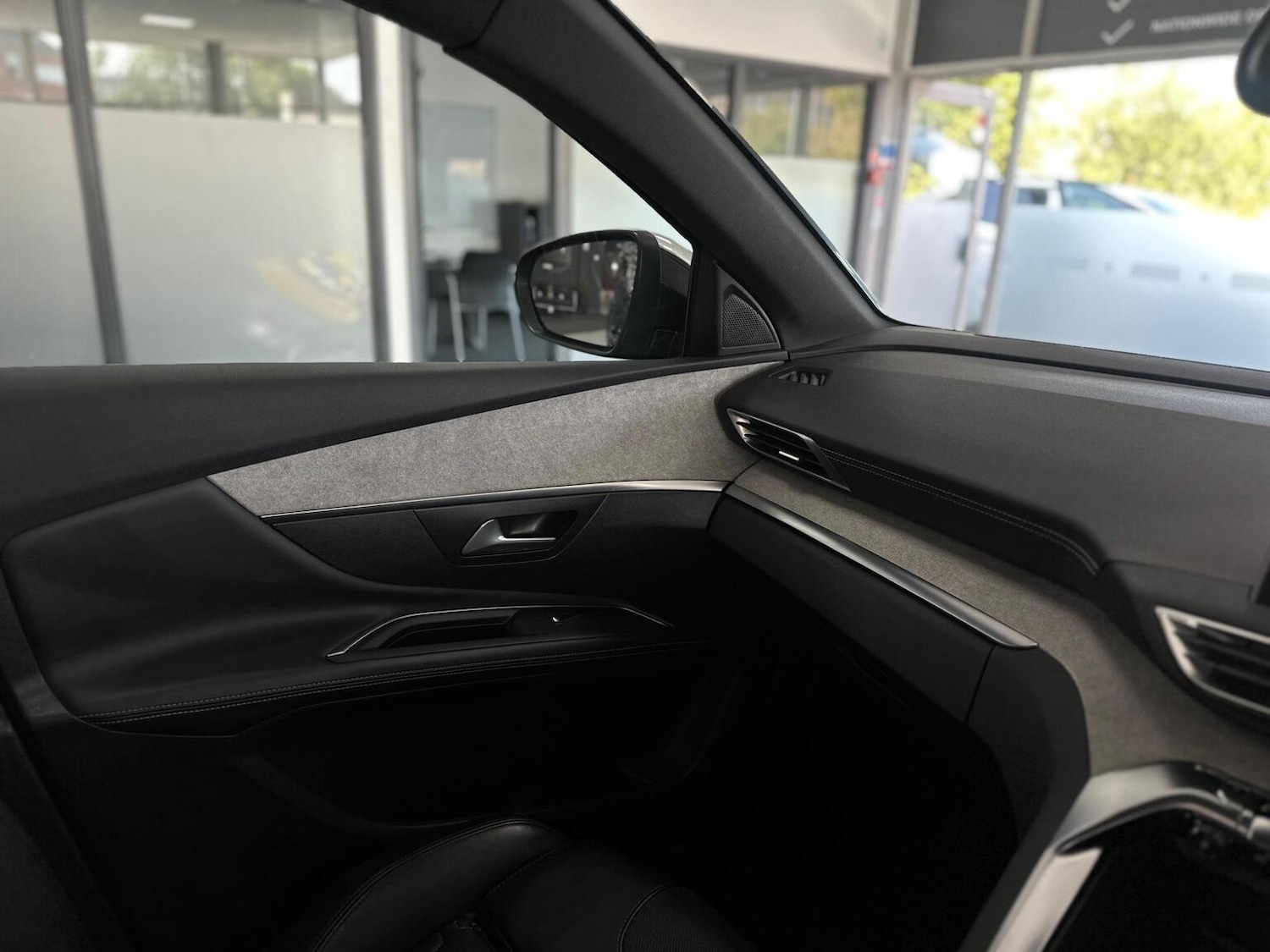 Used Peugeot 3008 2017 for sale - 76830355: Photo 35