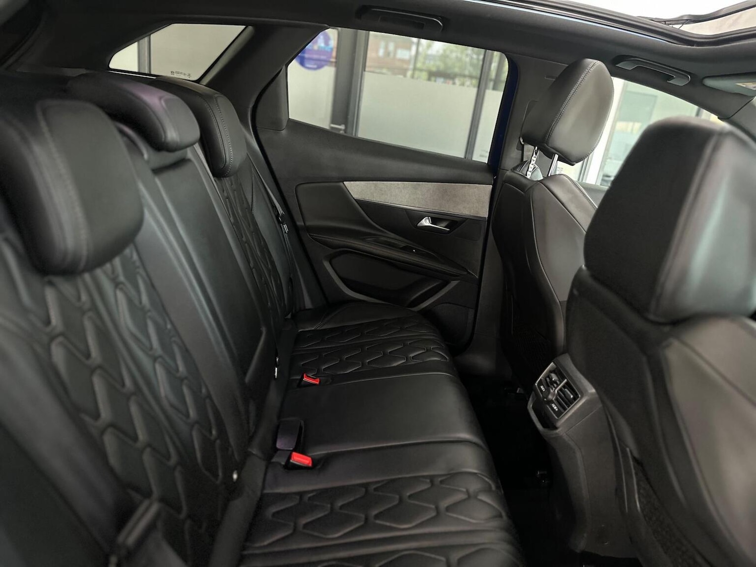 Used Peugeot 3008 2017 for sale - 76830355: Photo 38