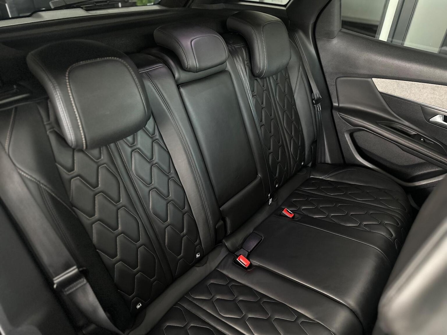 Used Peugeot 3008 2017 for sale - 76830355: Photo 39