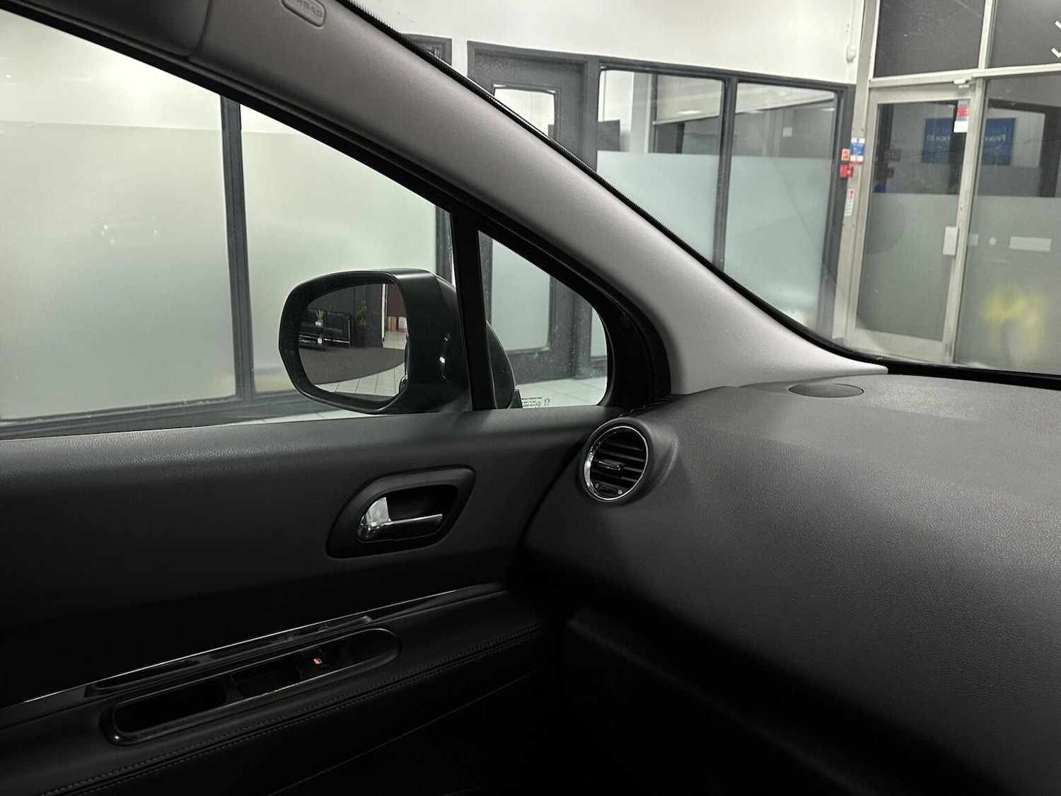 Used Peugeot 3008 2014 for sale - 77154401: Photo 25